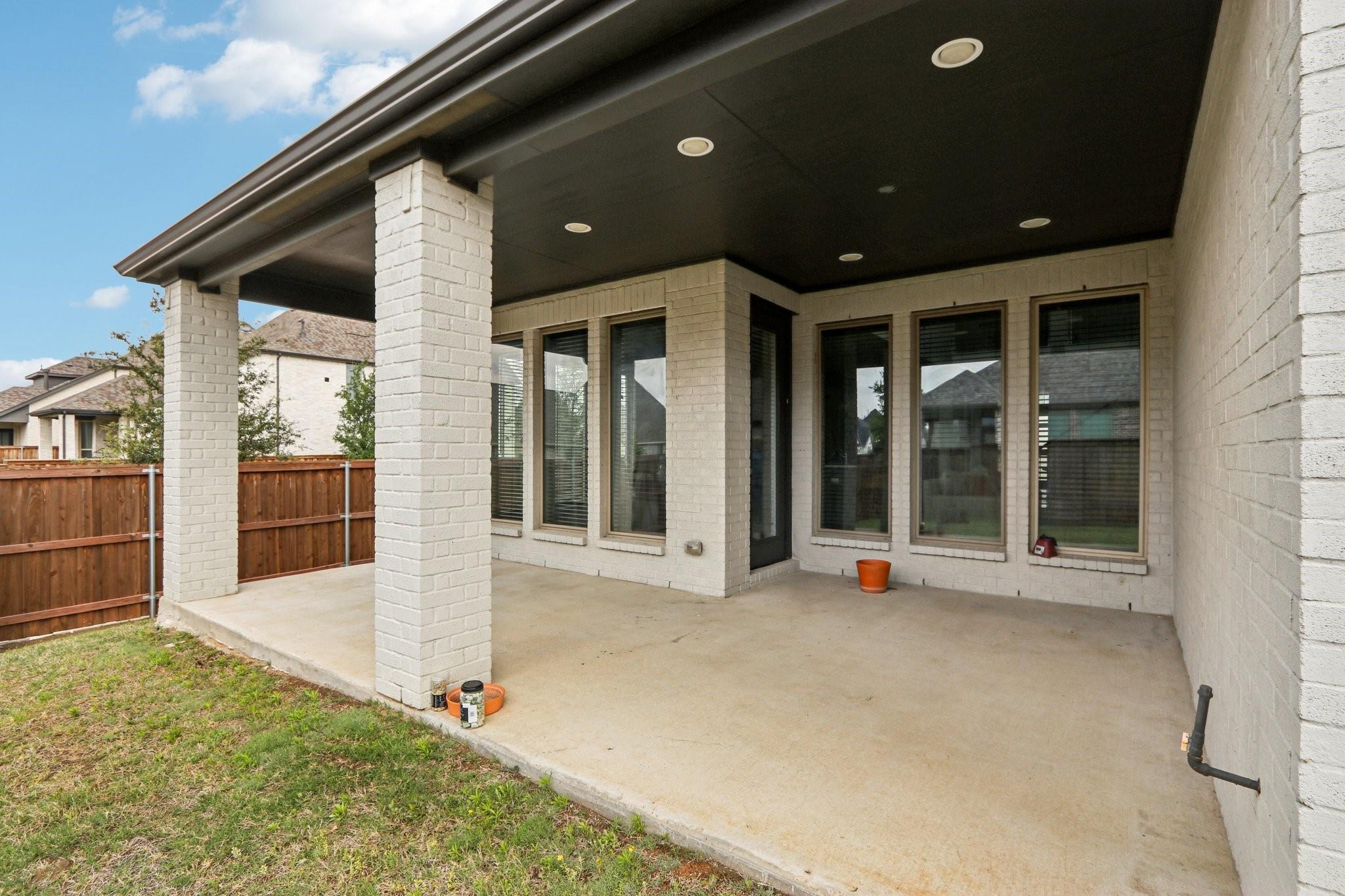 main property photo 38