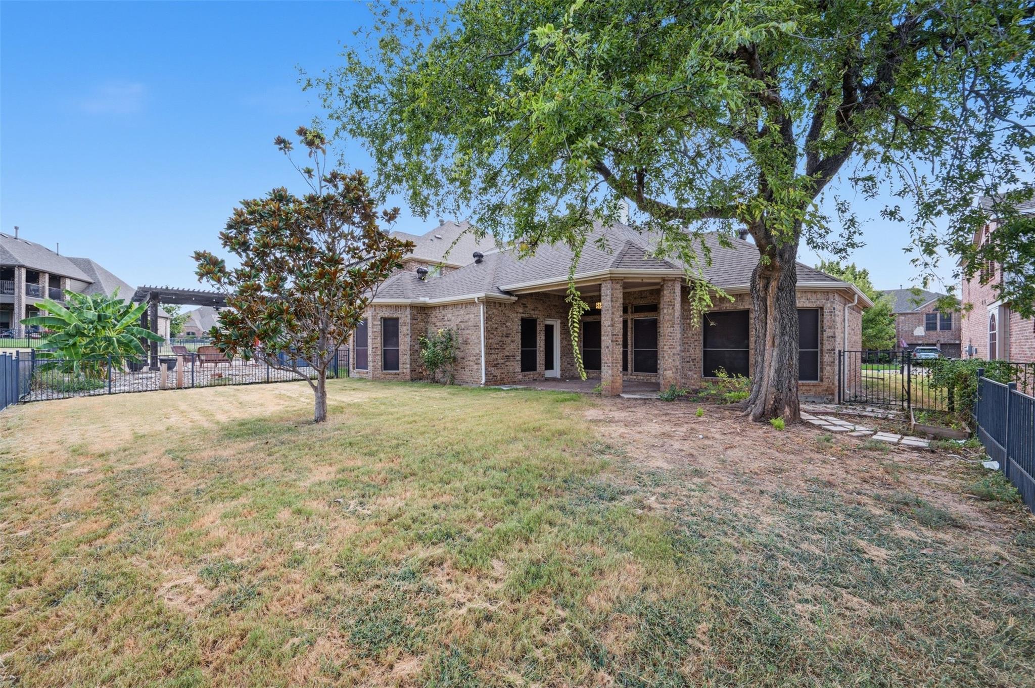 main property photo 25