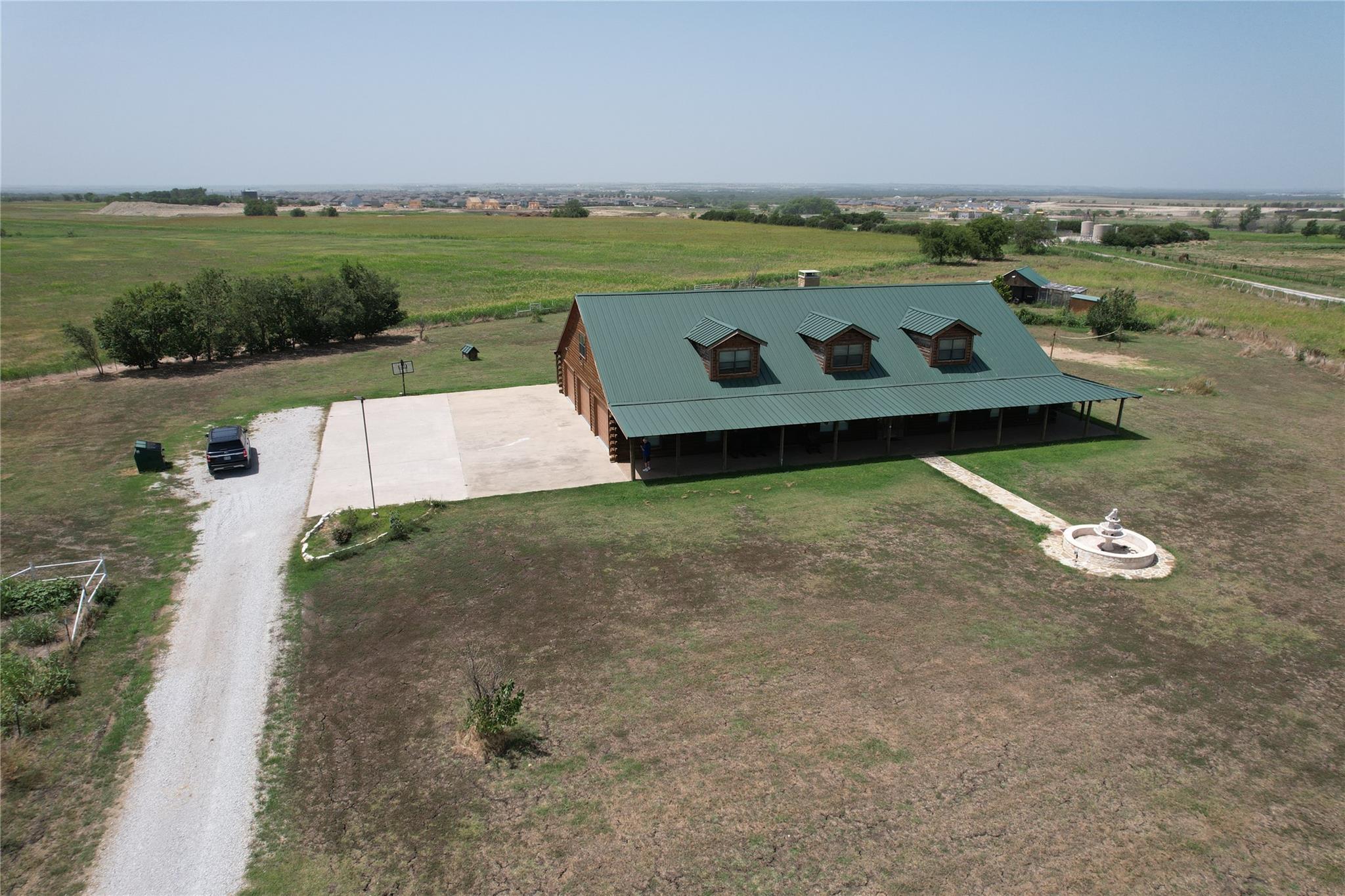 main property photo 5