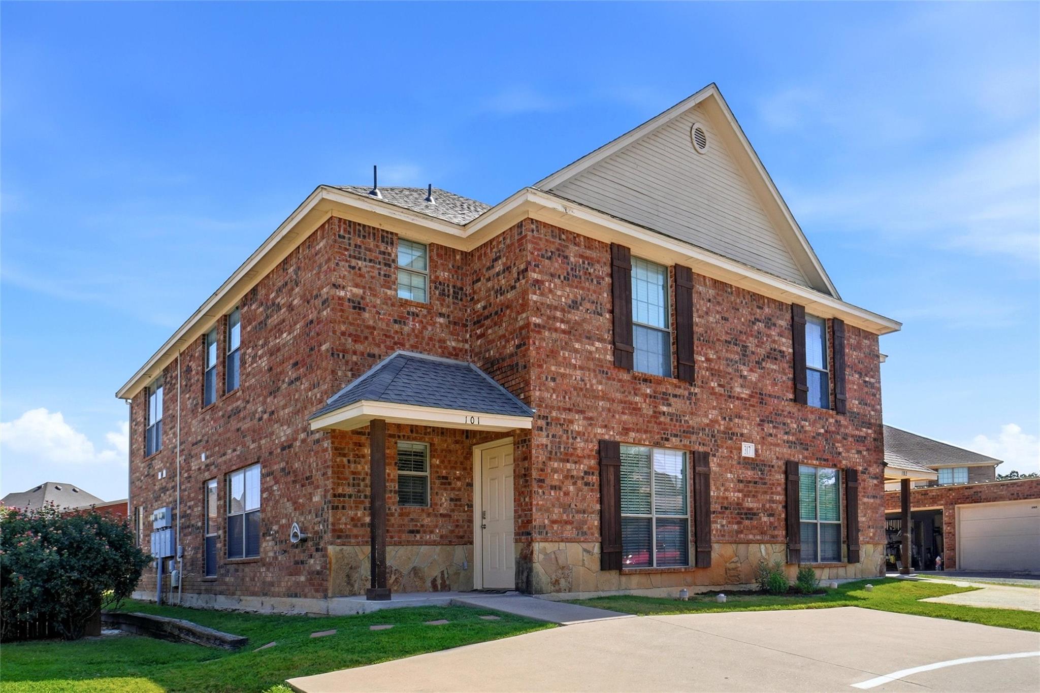 main property photo 2