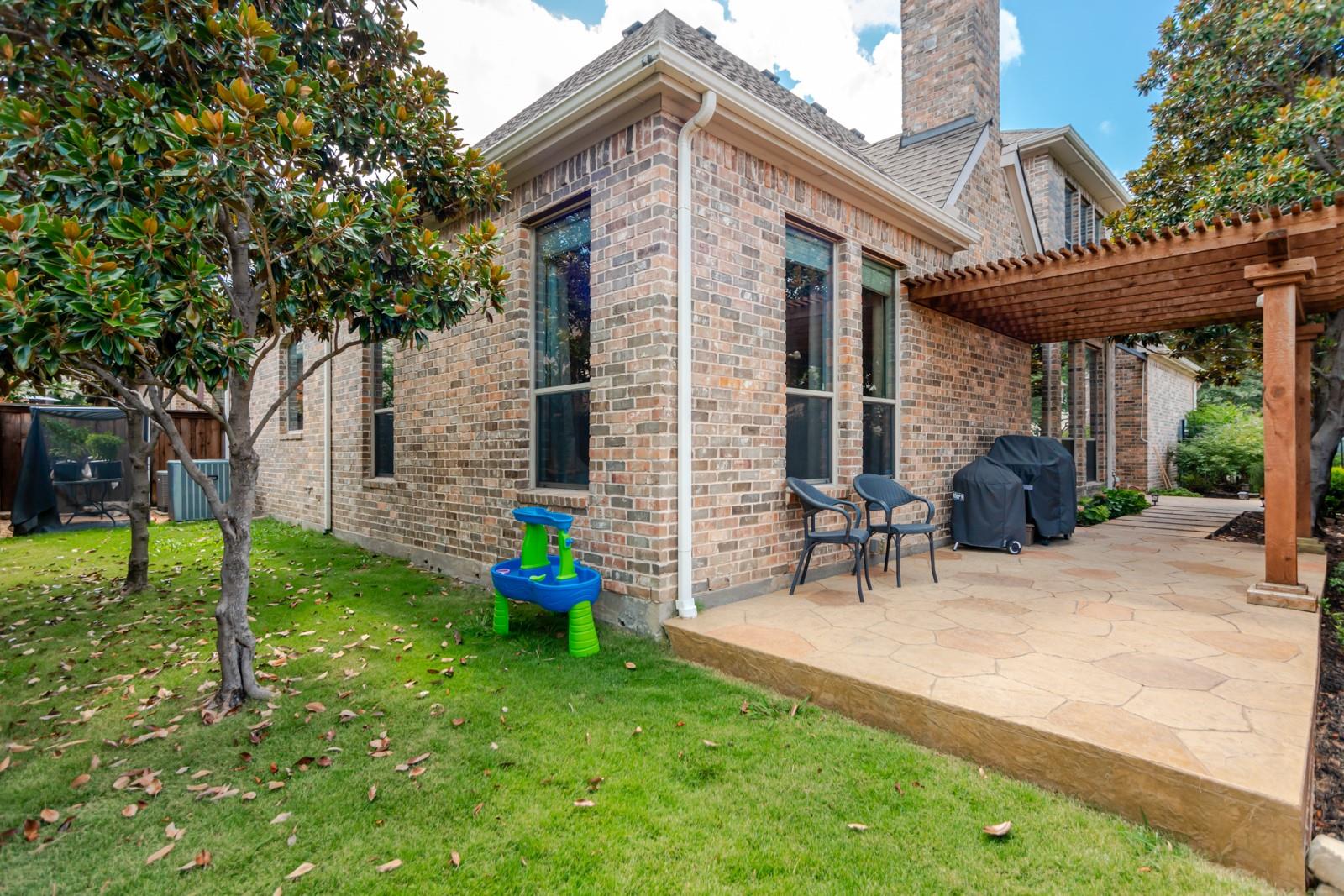 main property photo 31