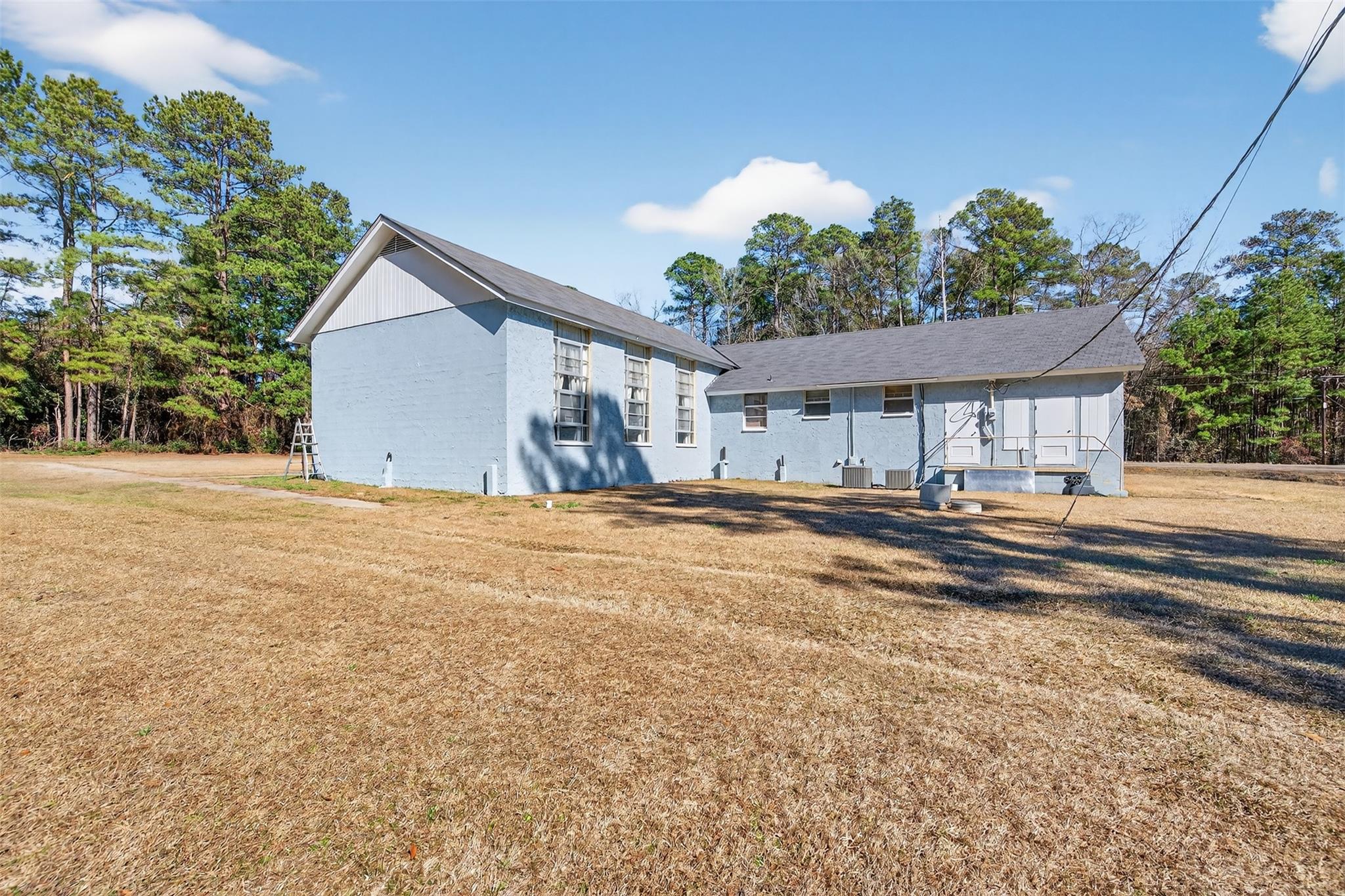 main property photo 31