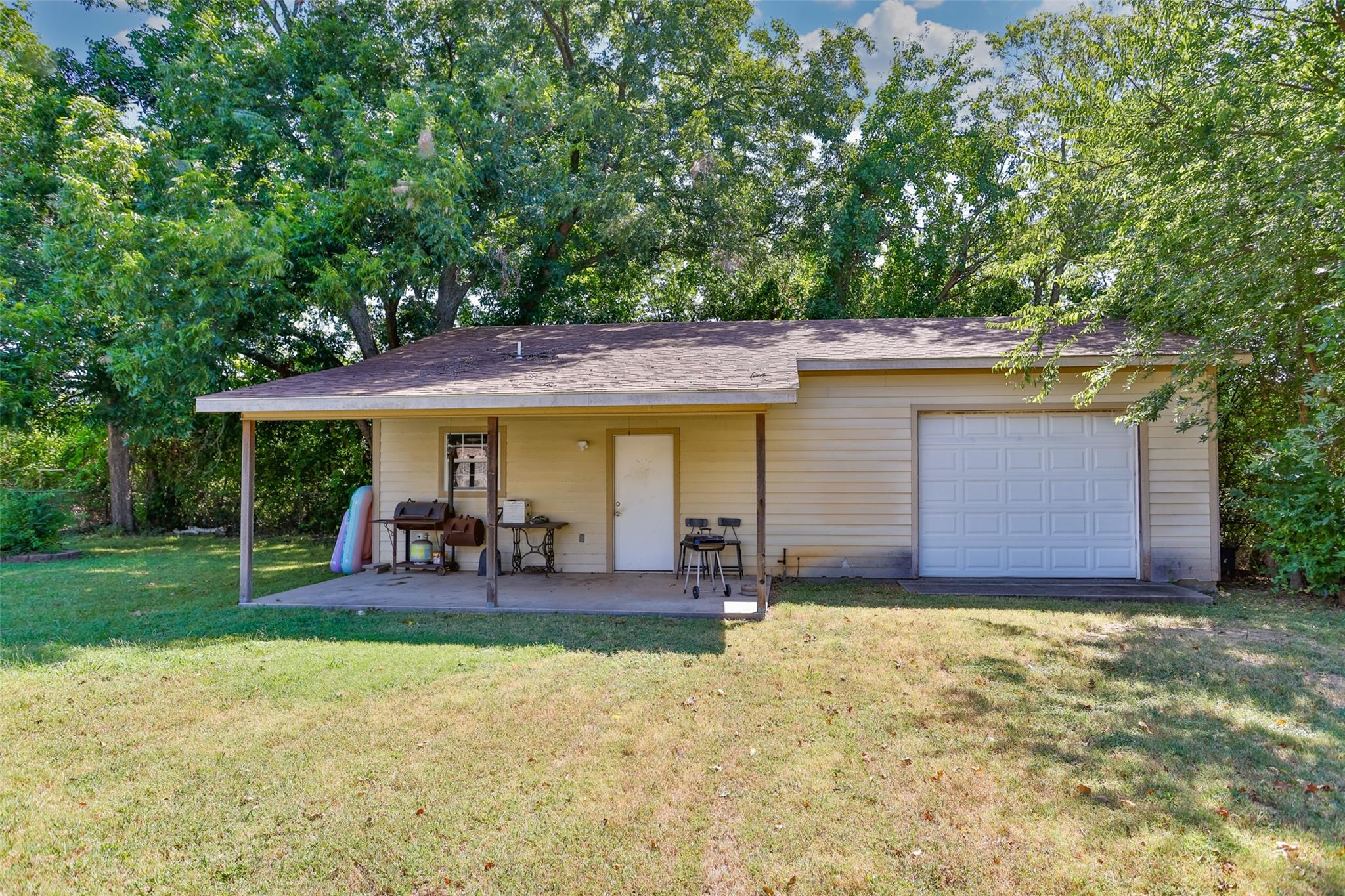 main property photo 34