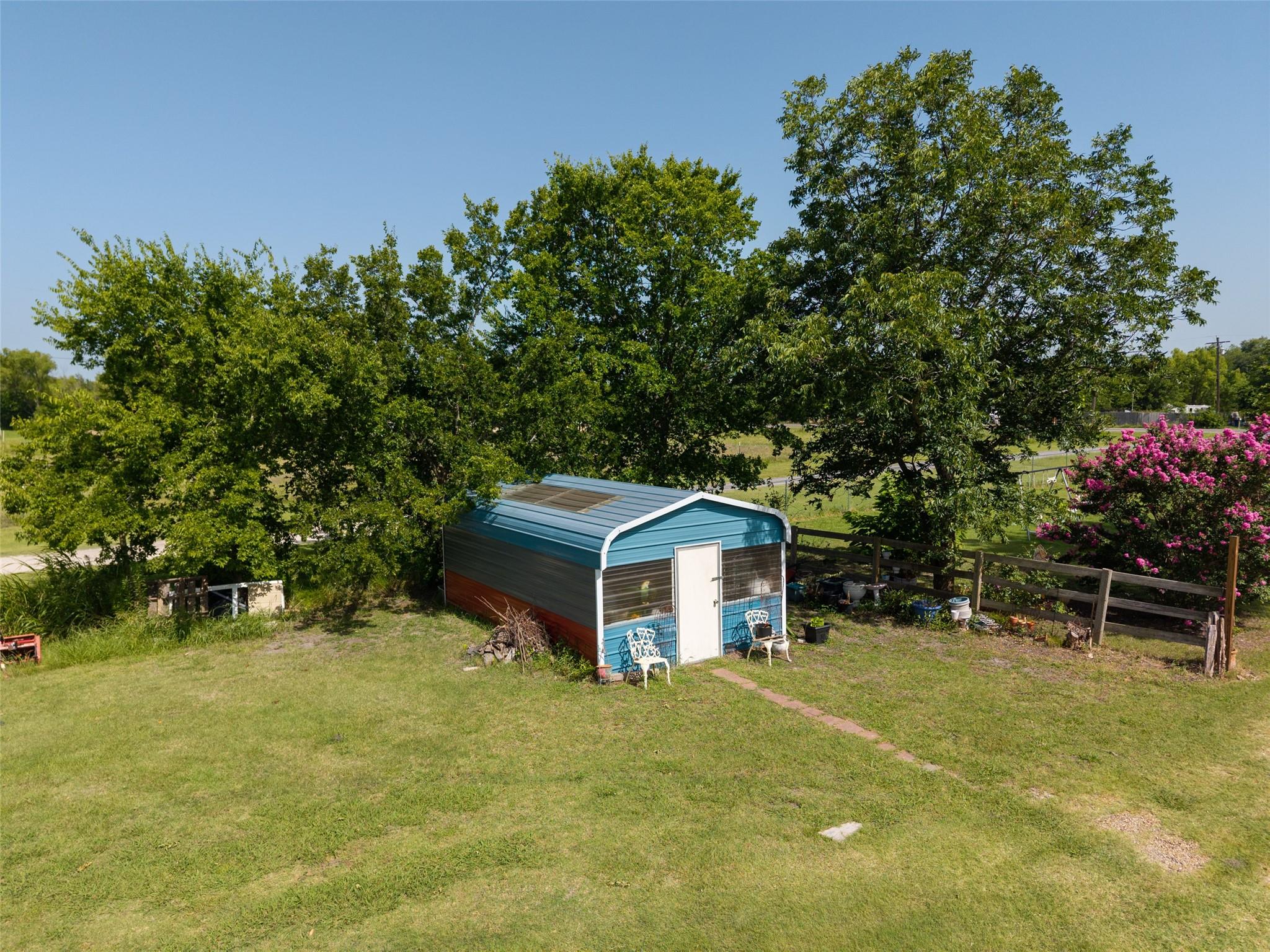 main property photo 33