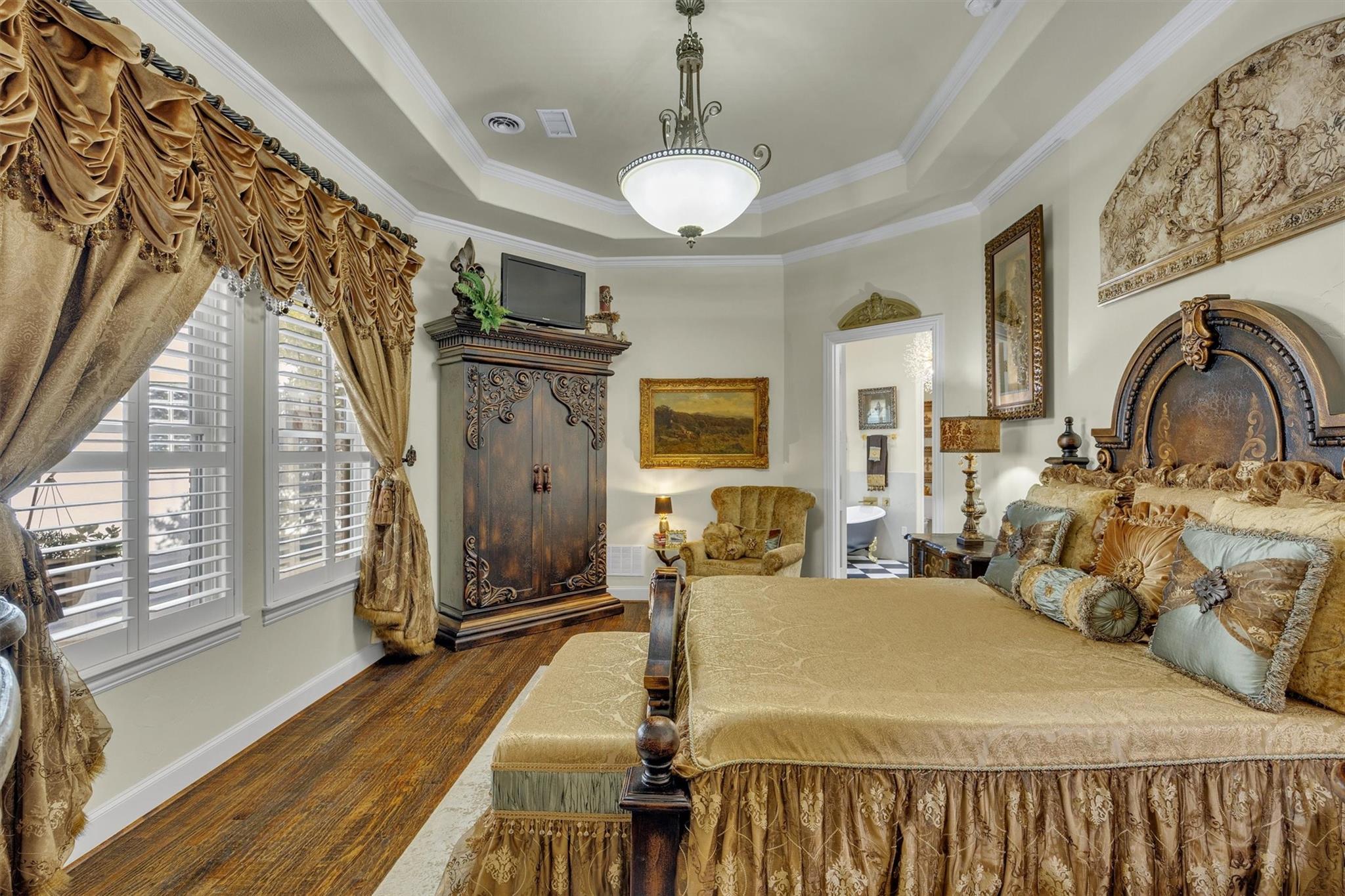 main property photo 24