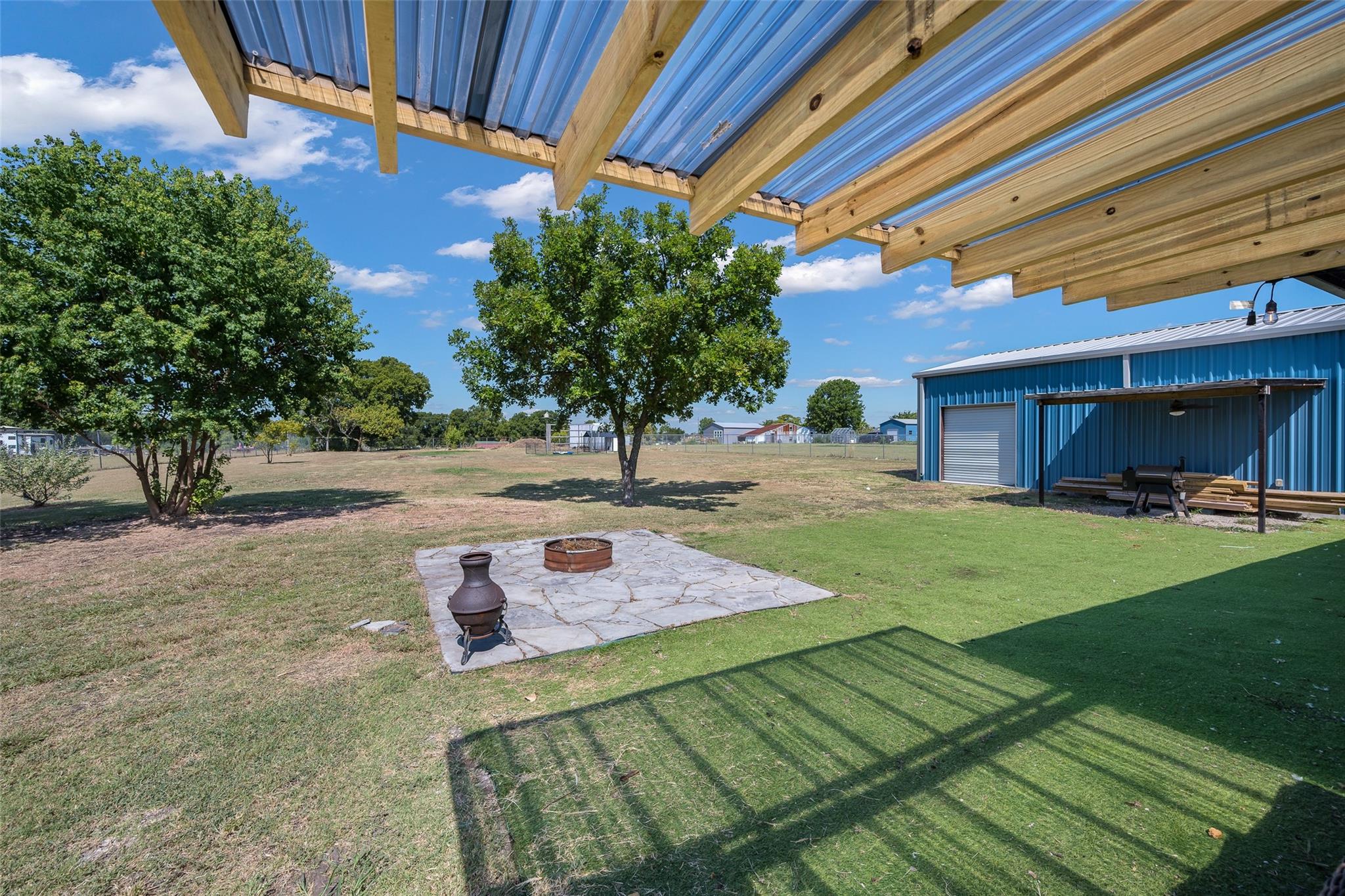 main property photo 25