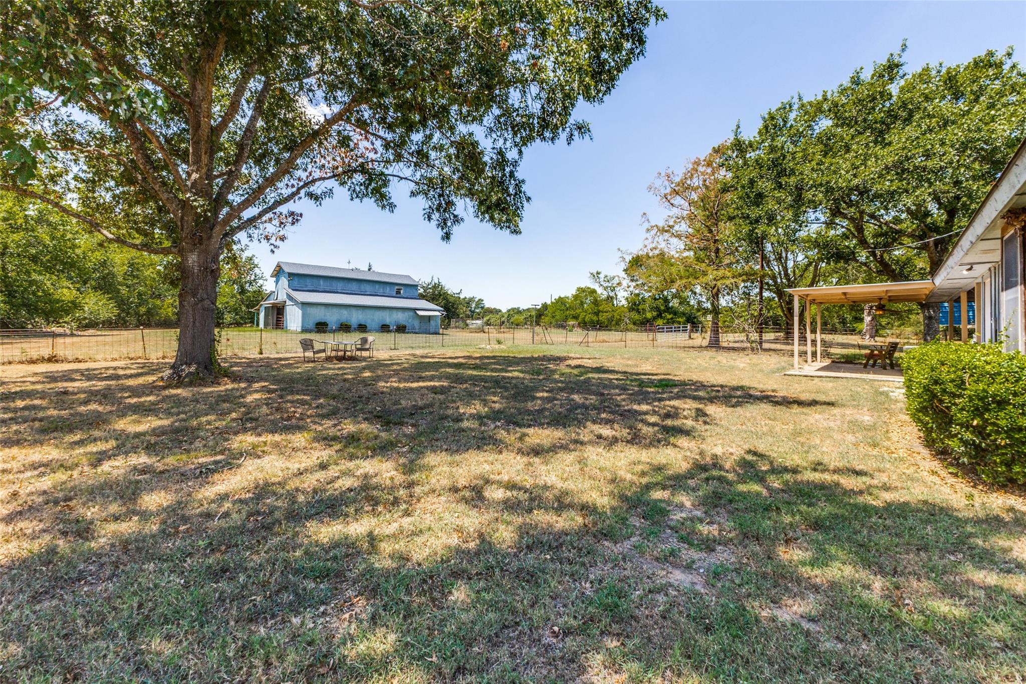 main property photo 15