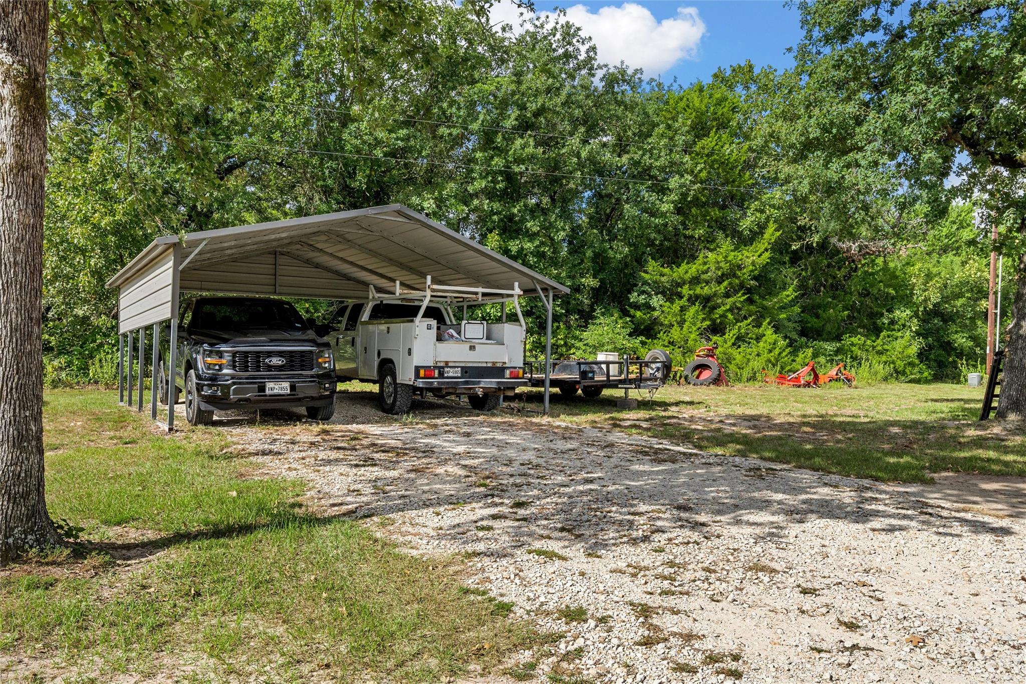 main property photo 29