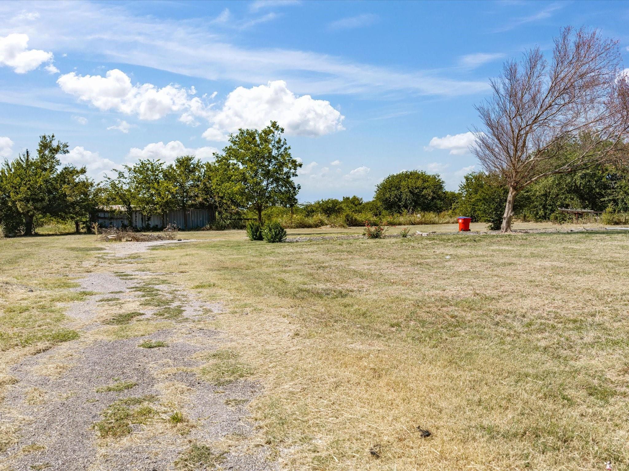 main property photo 28