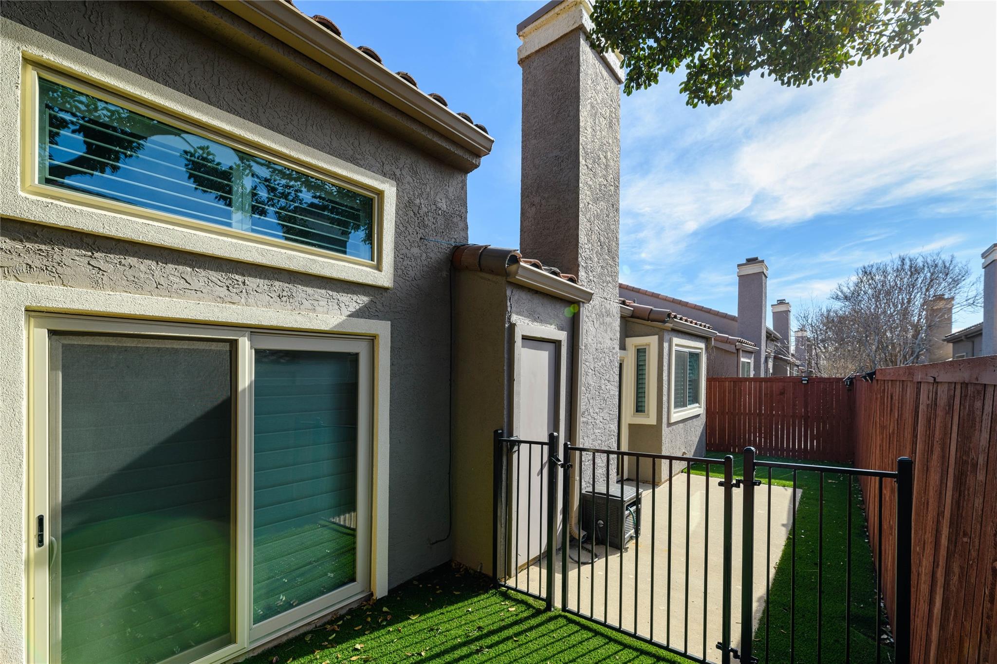 main property photo 28