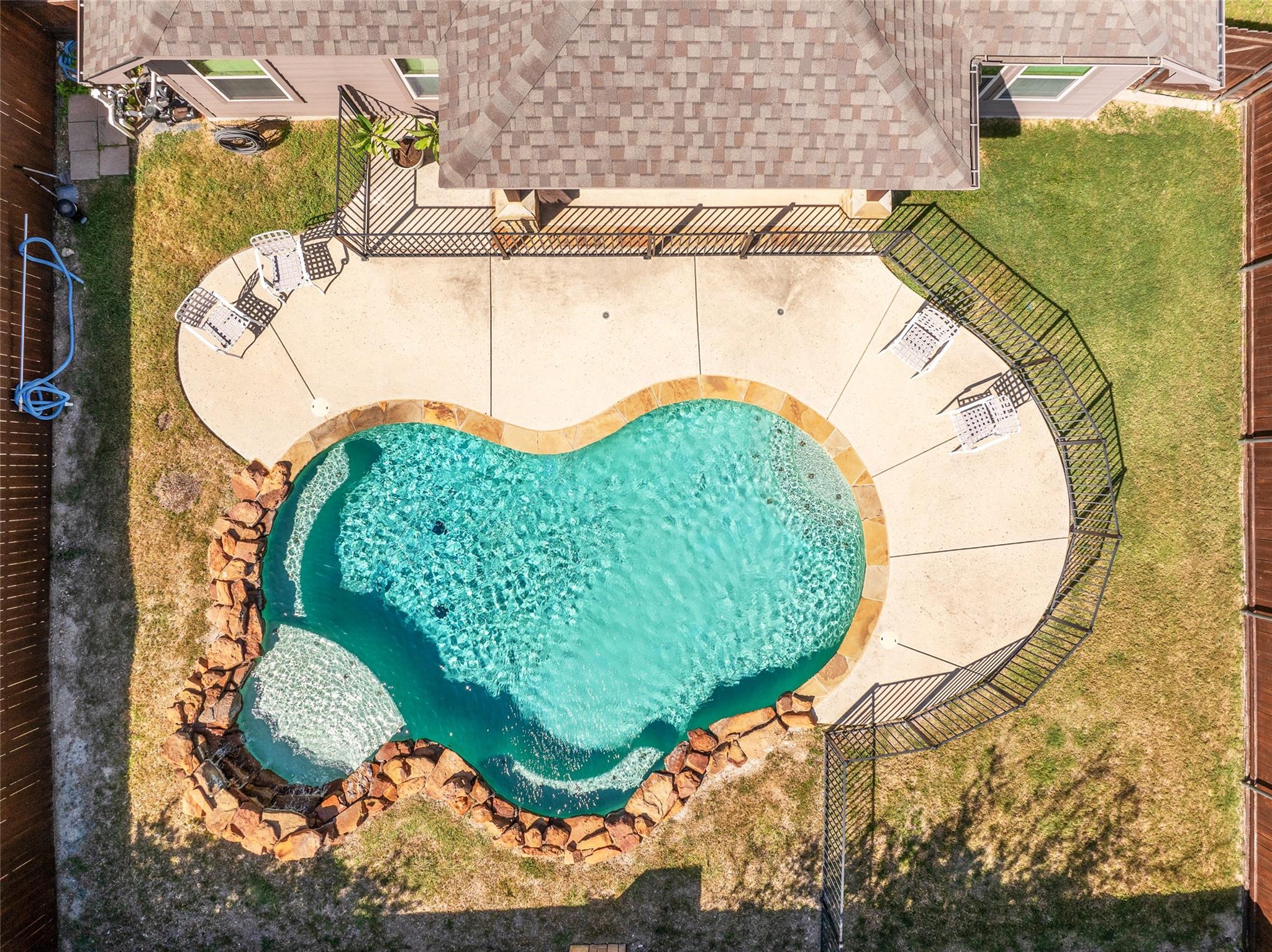 main property photo 36