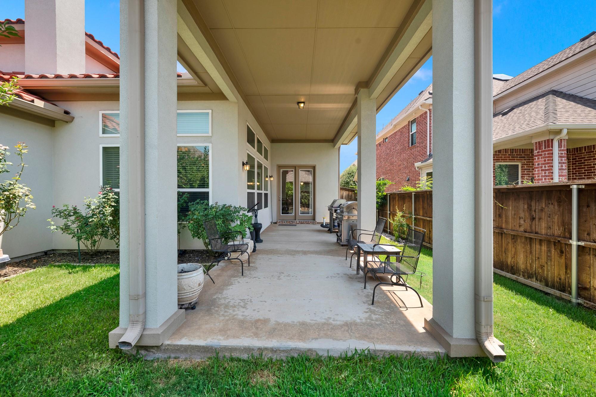 main property photo 23