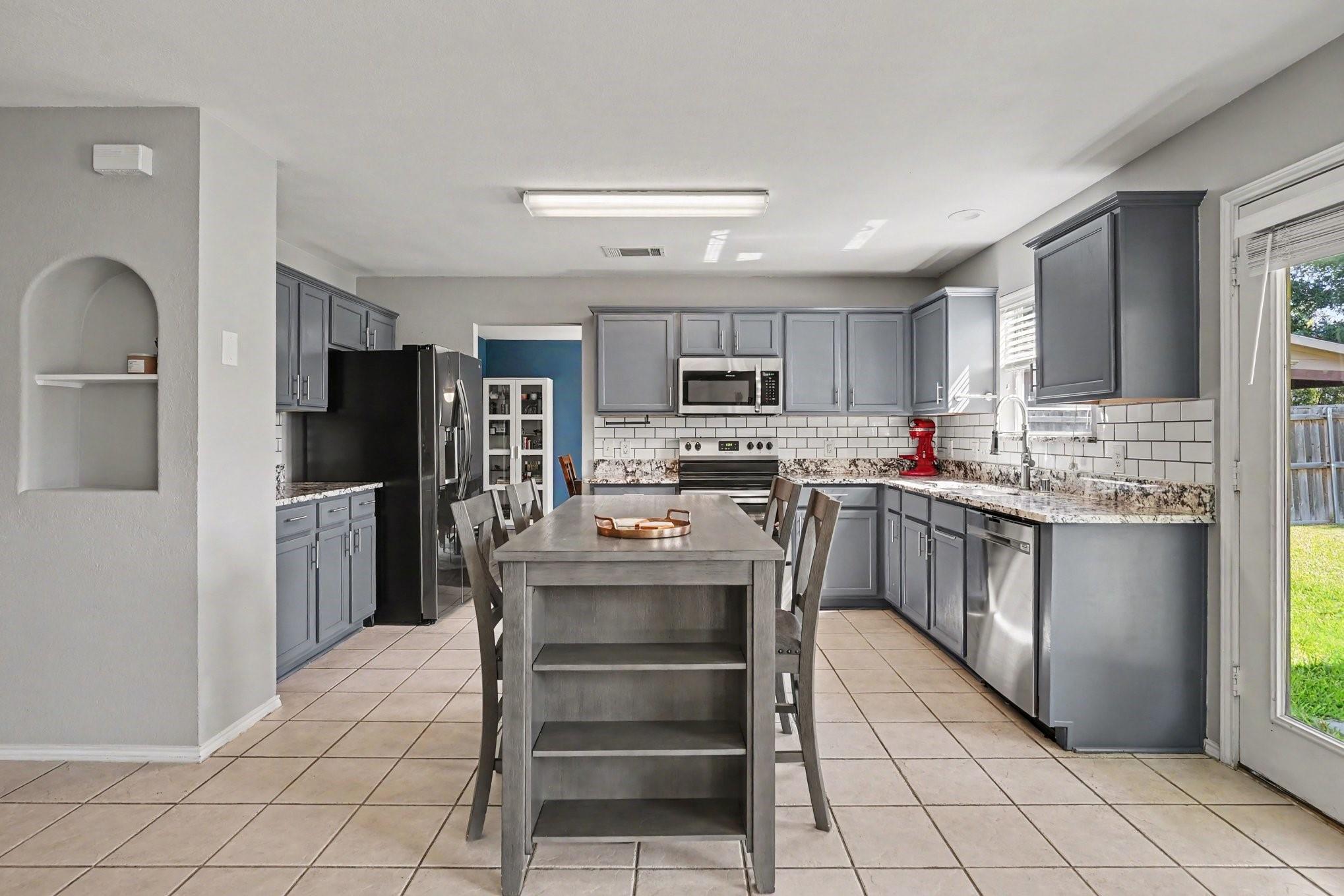 main property photo 7
