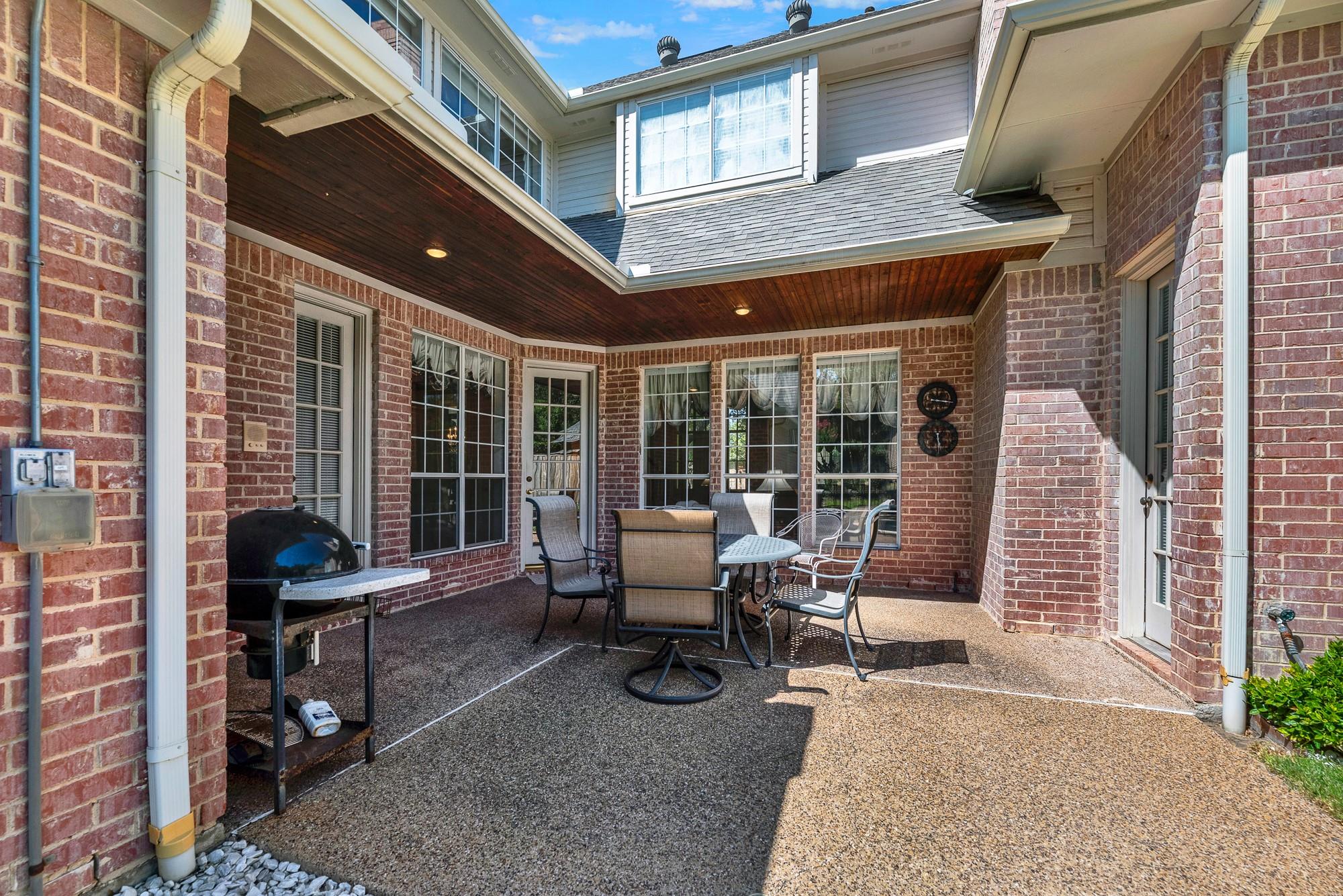 main property photo 25