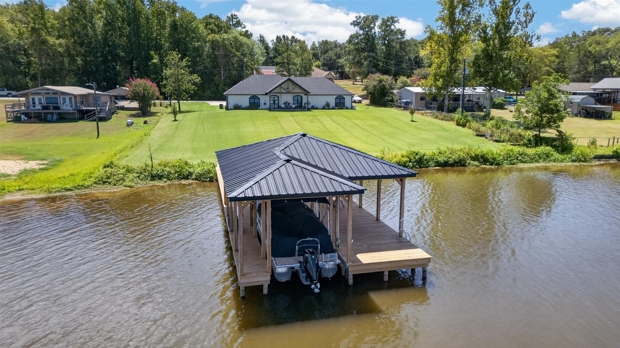 main property photo 10