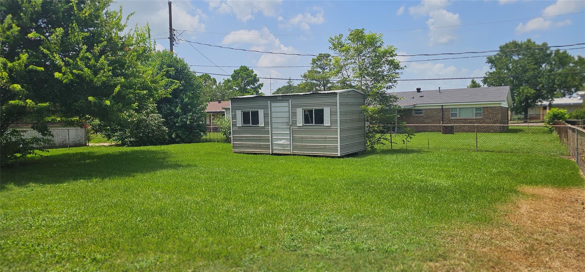 main property photo 16