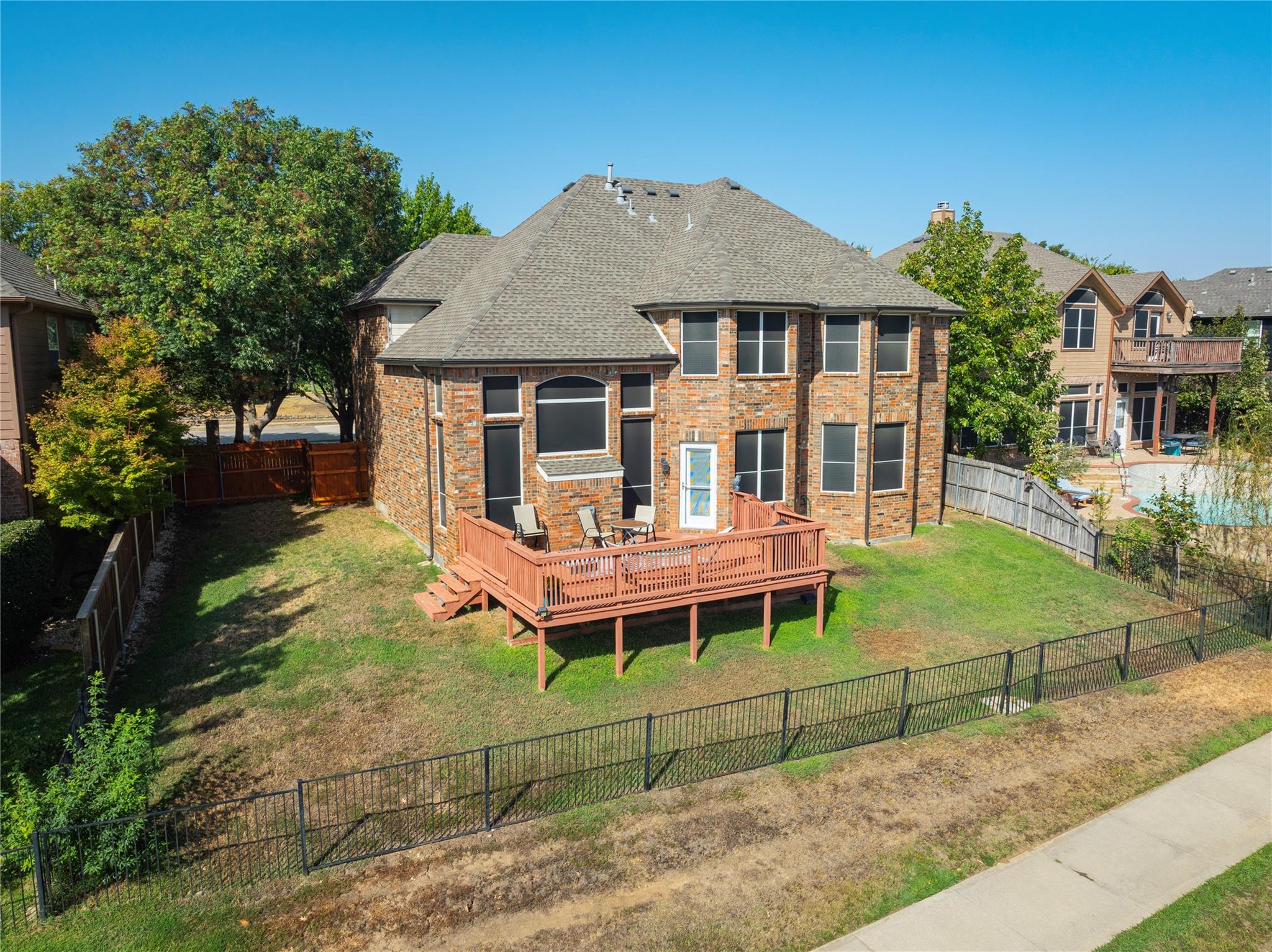 main property photo 36