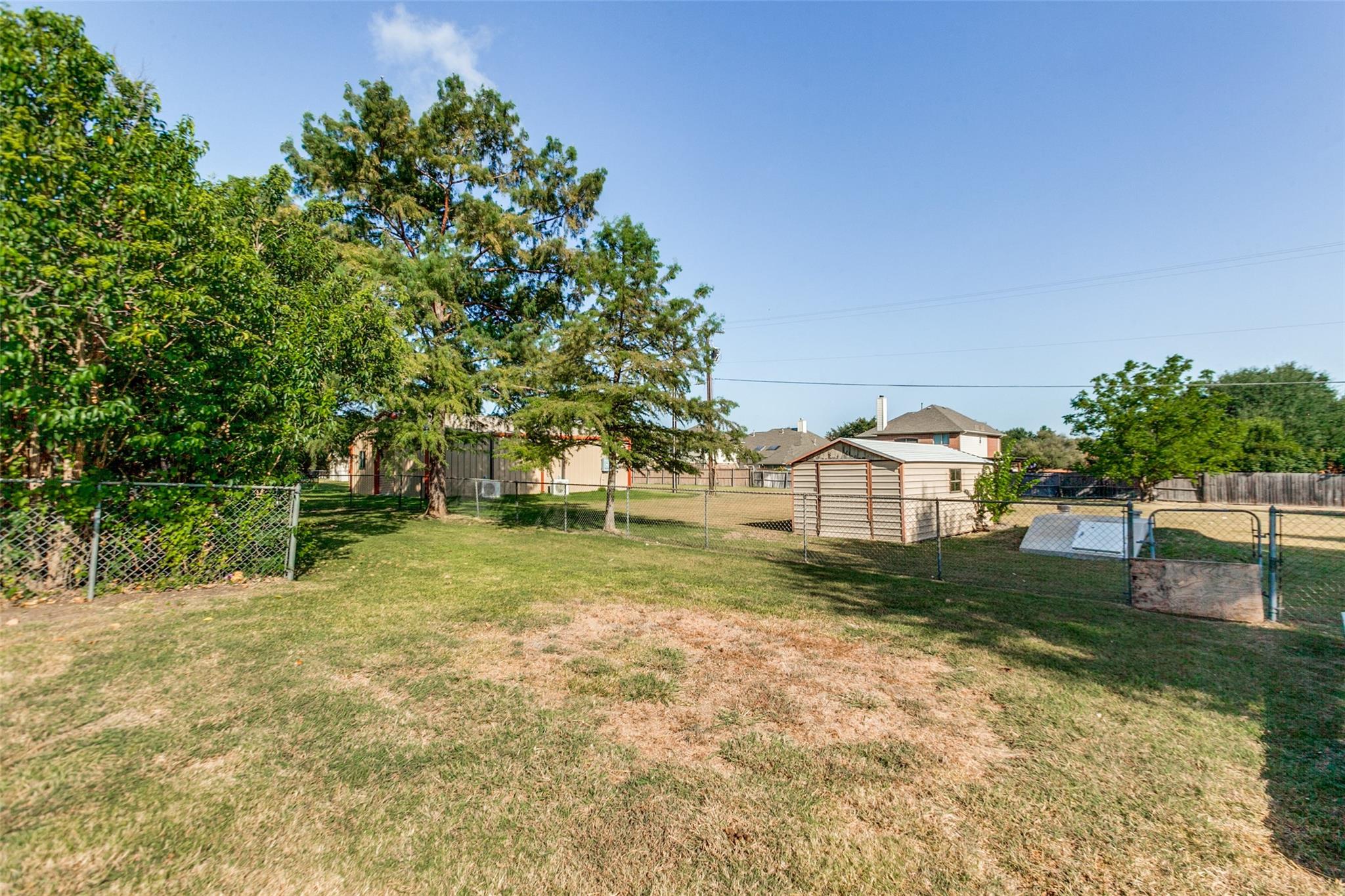 main property photo 22