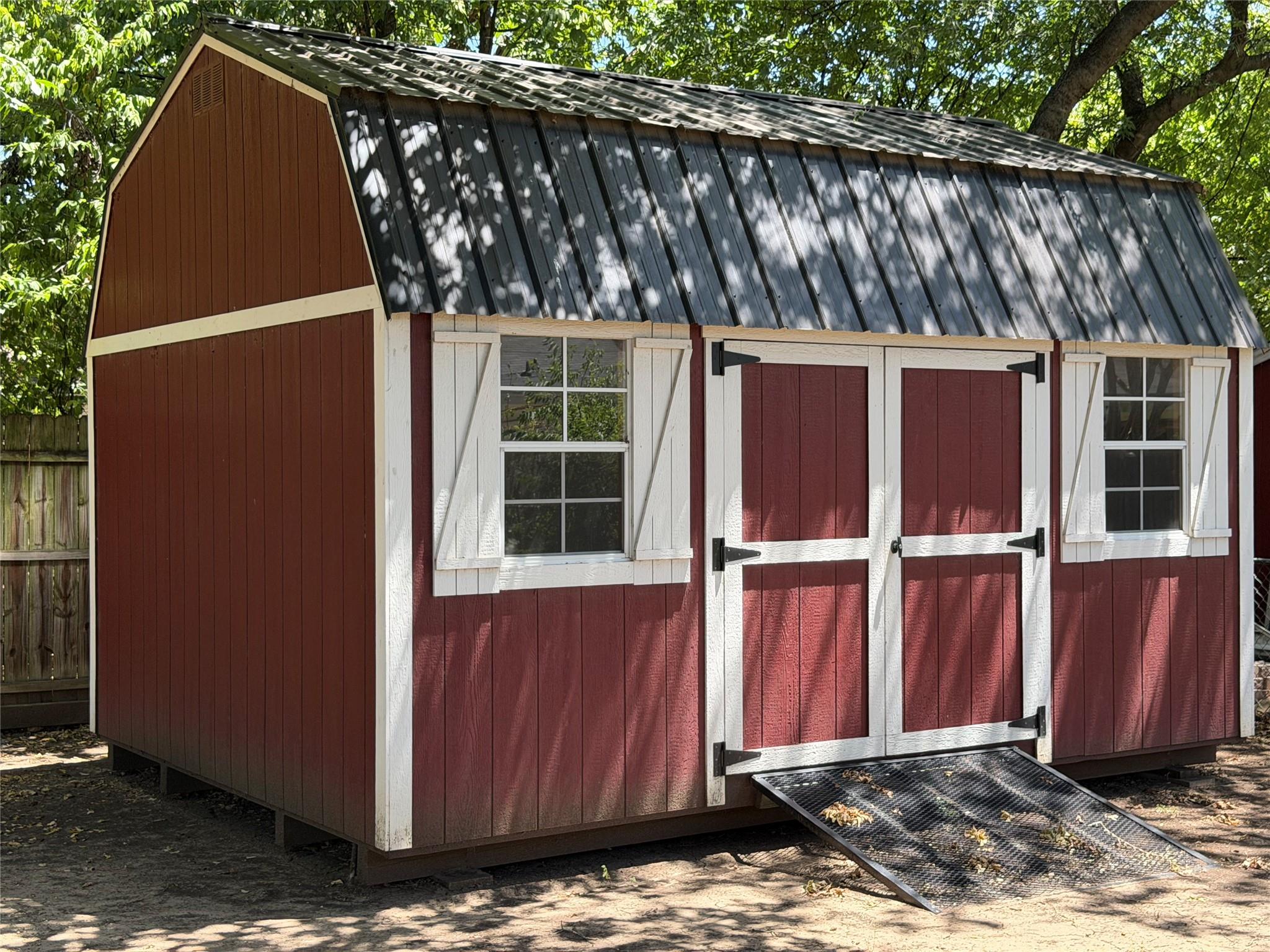 main property photo 32