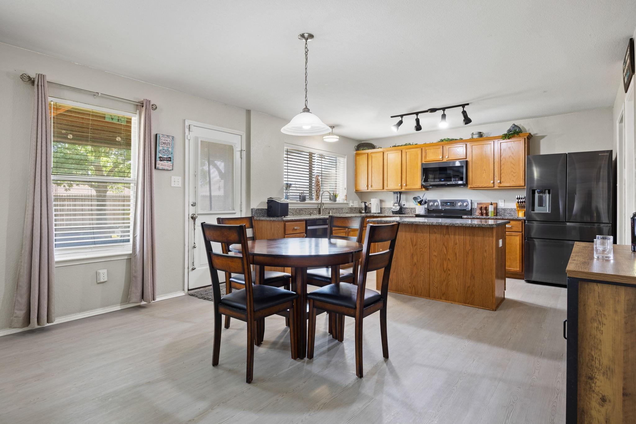 main property photo 8