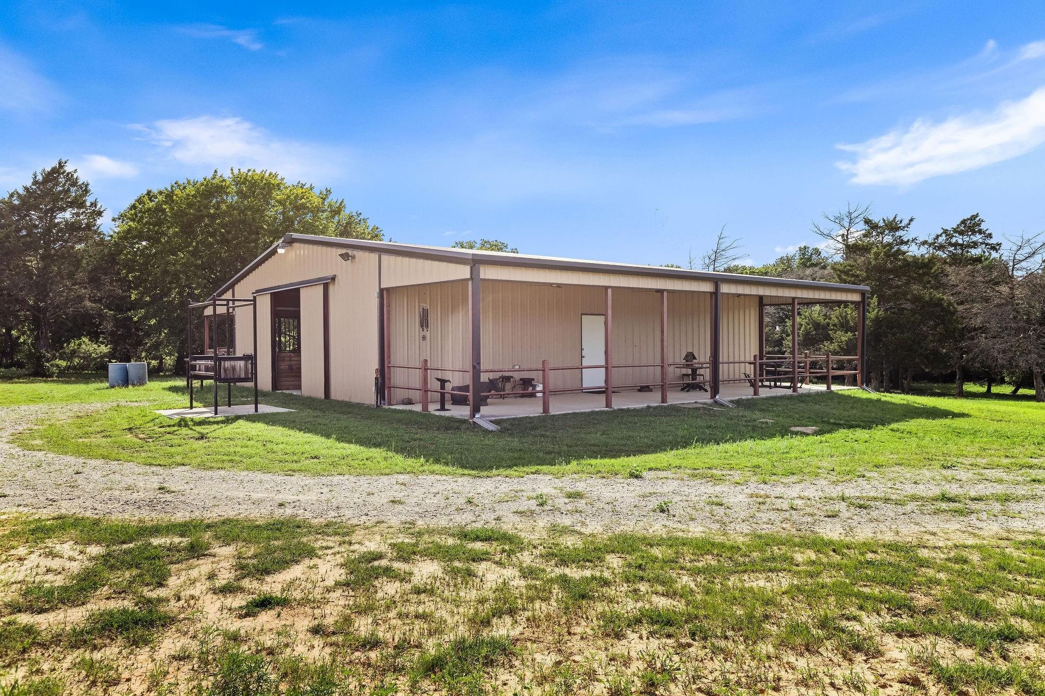 main property photo 26
