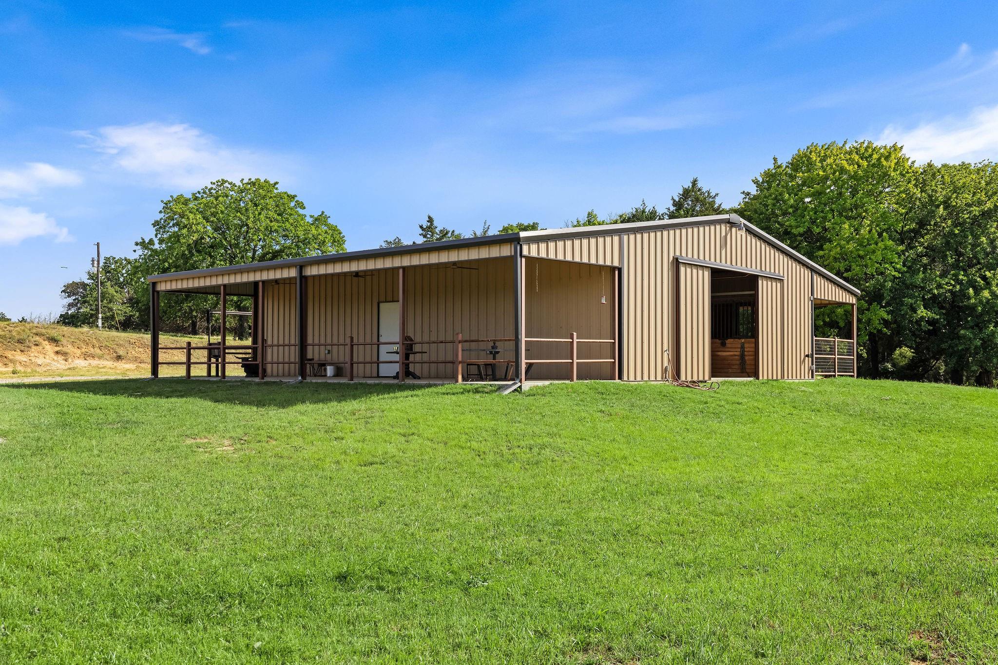 main property photo 27