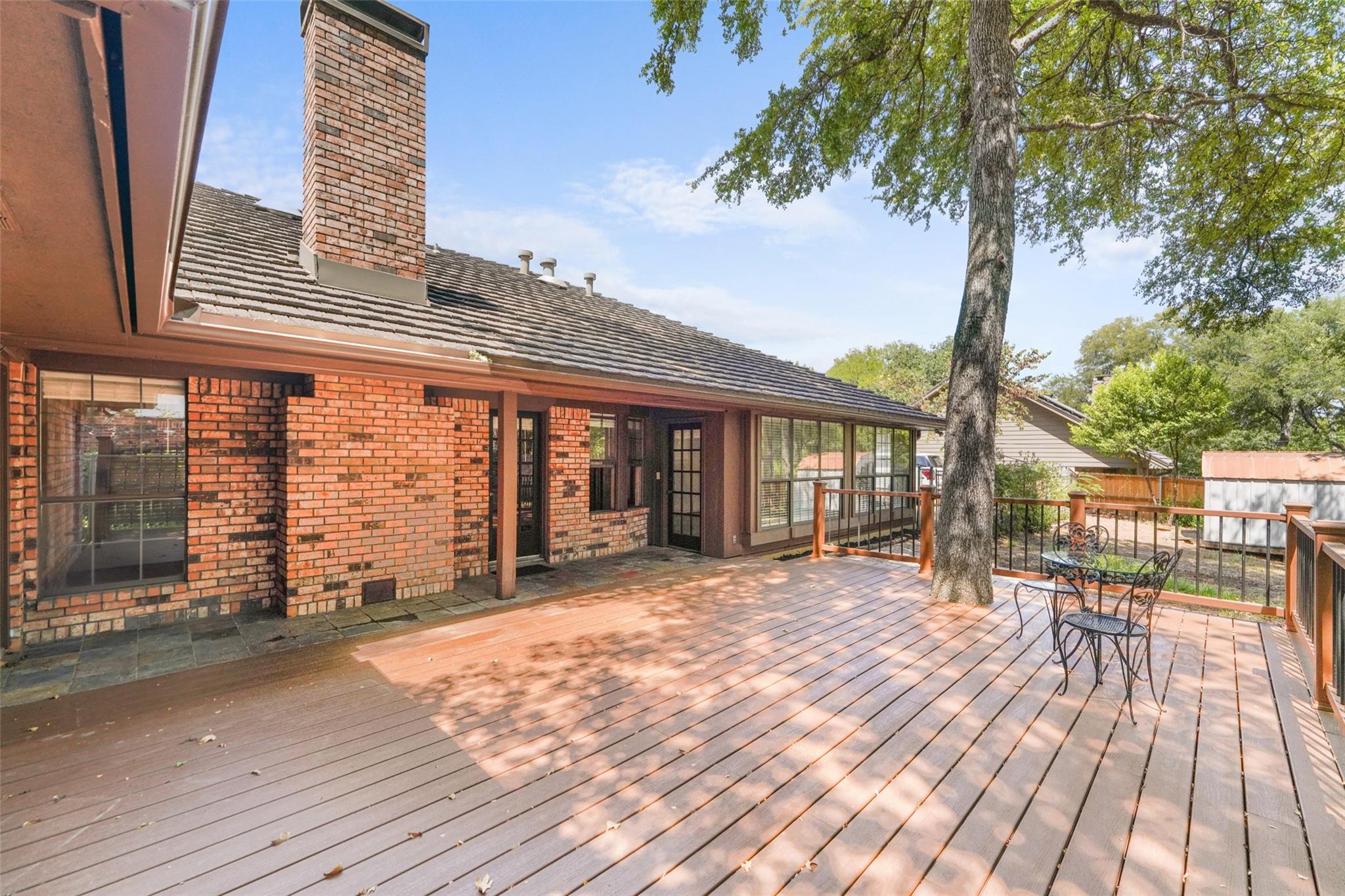 main property photo 32