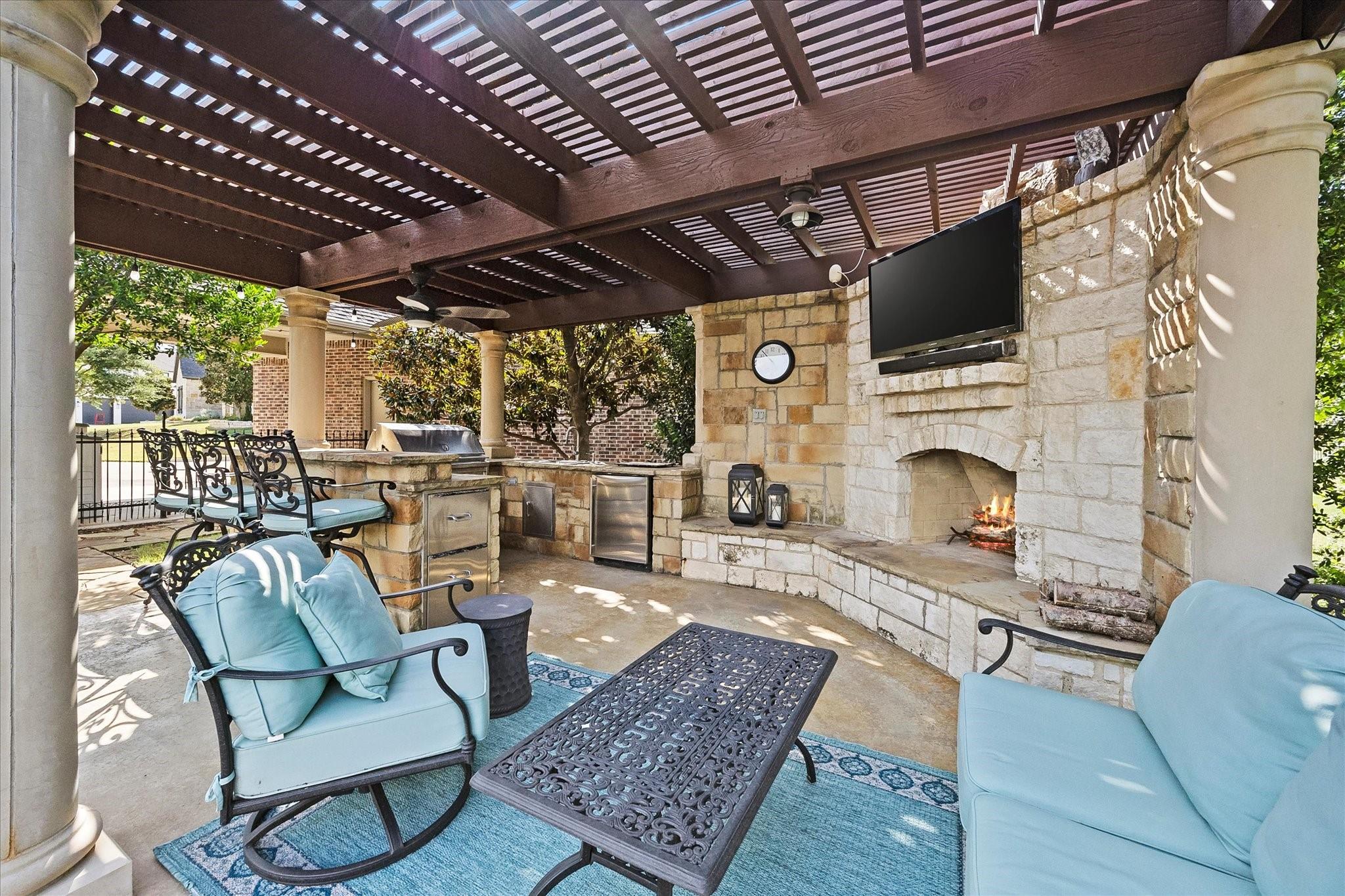 main property photo 32