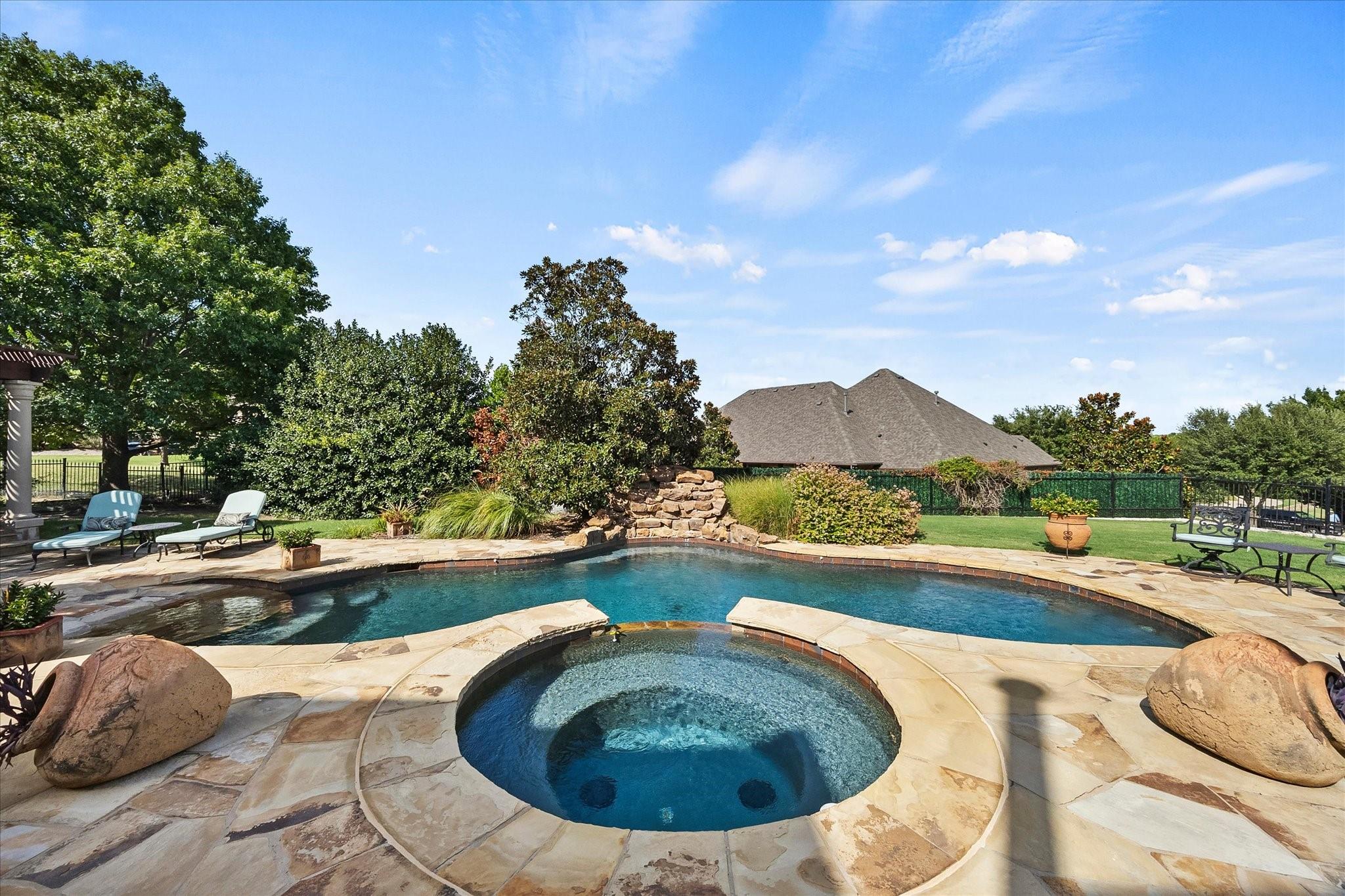 main property photo 33