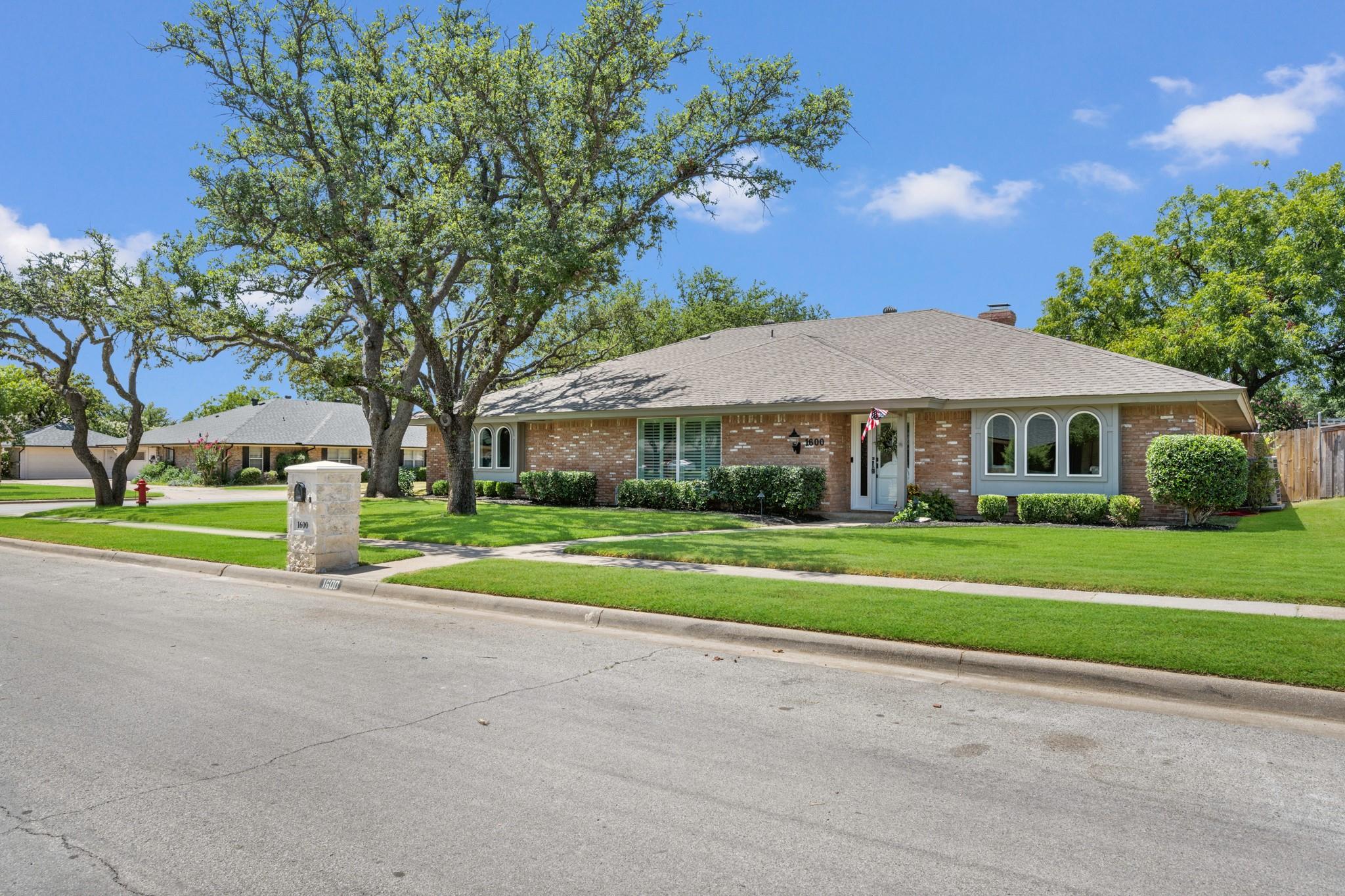 main property photo 31