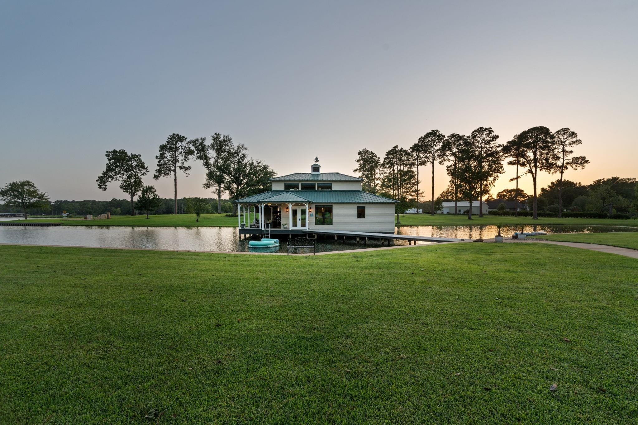 main property photo 37