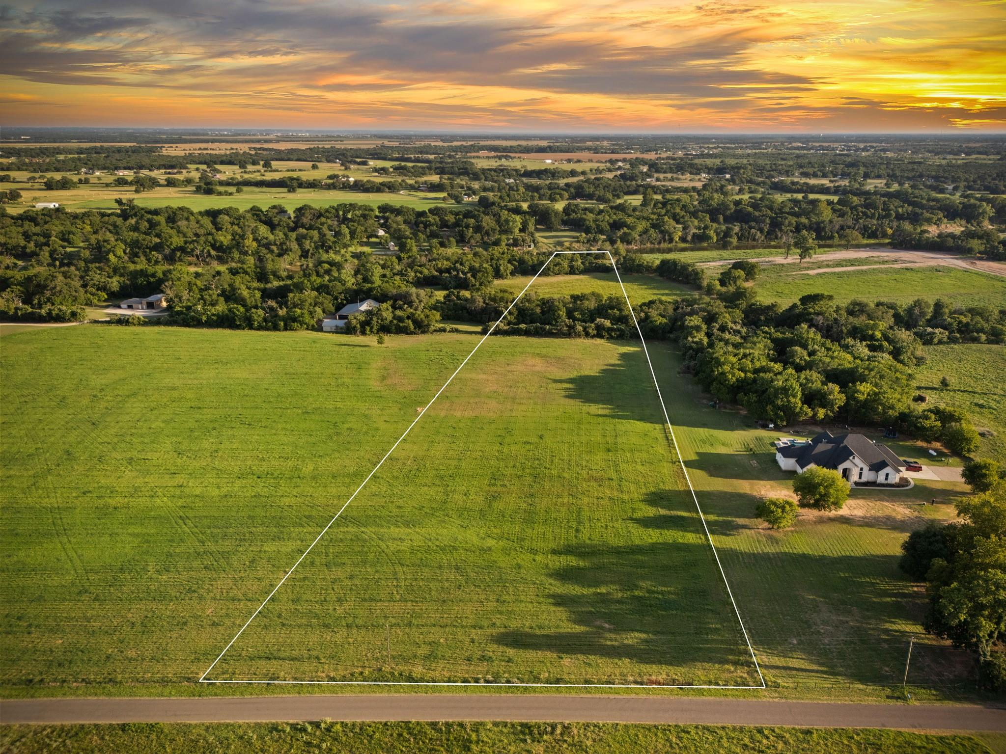 main property photo 16