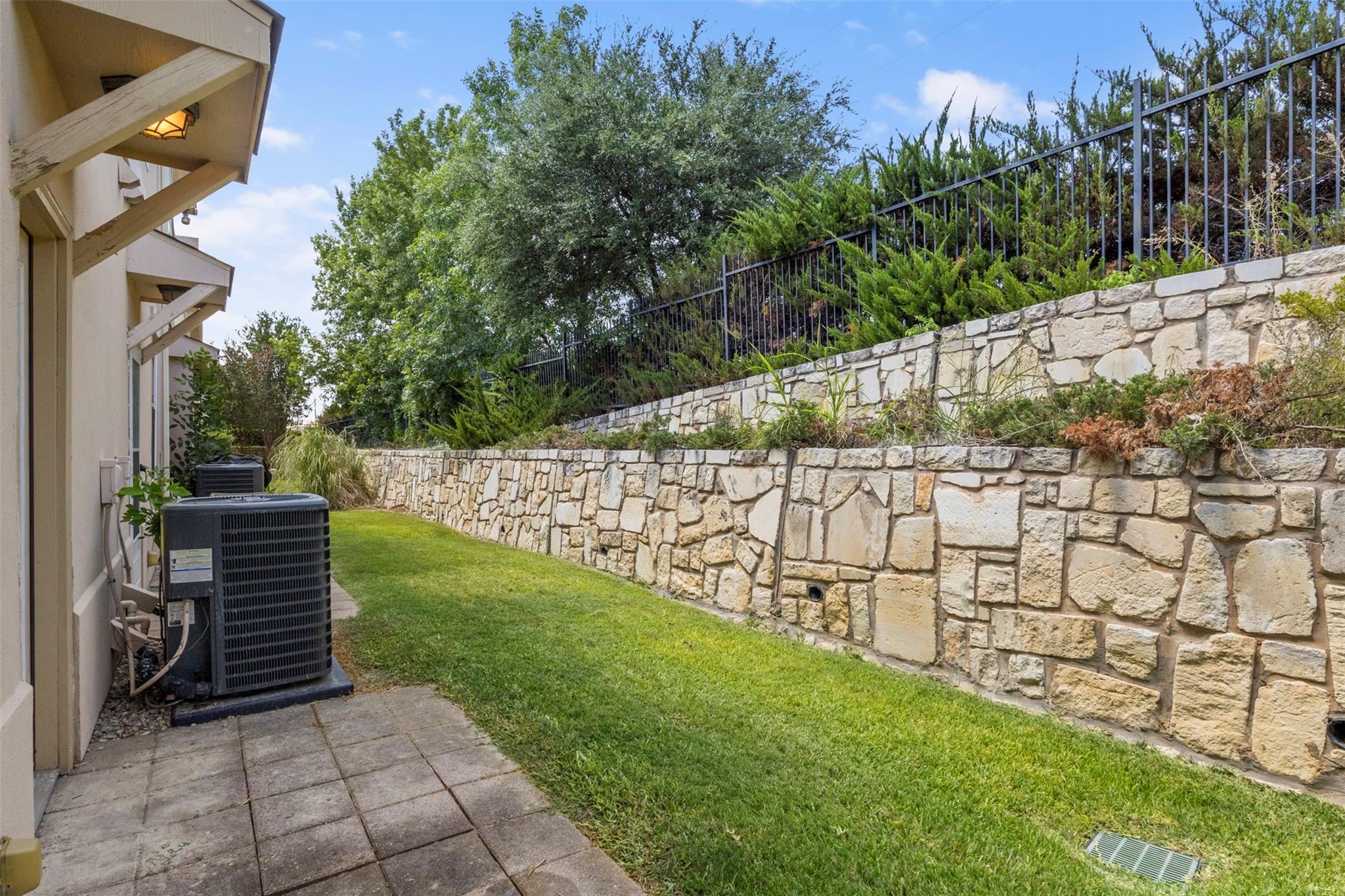 main property photo 24