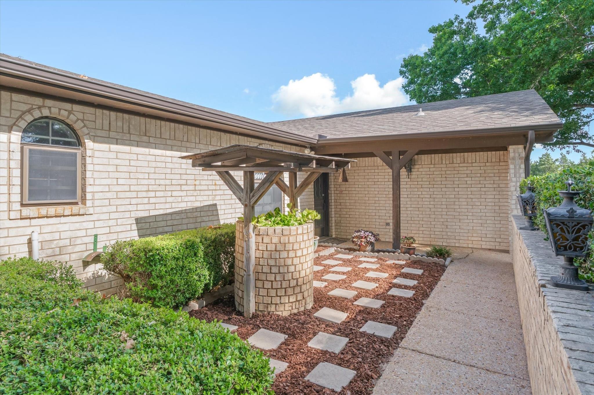 main property photo 20