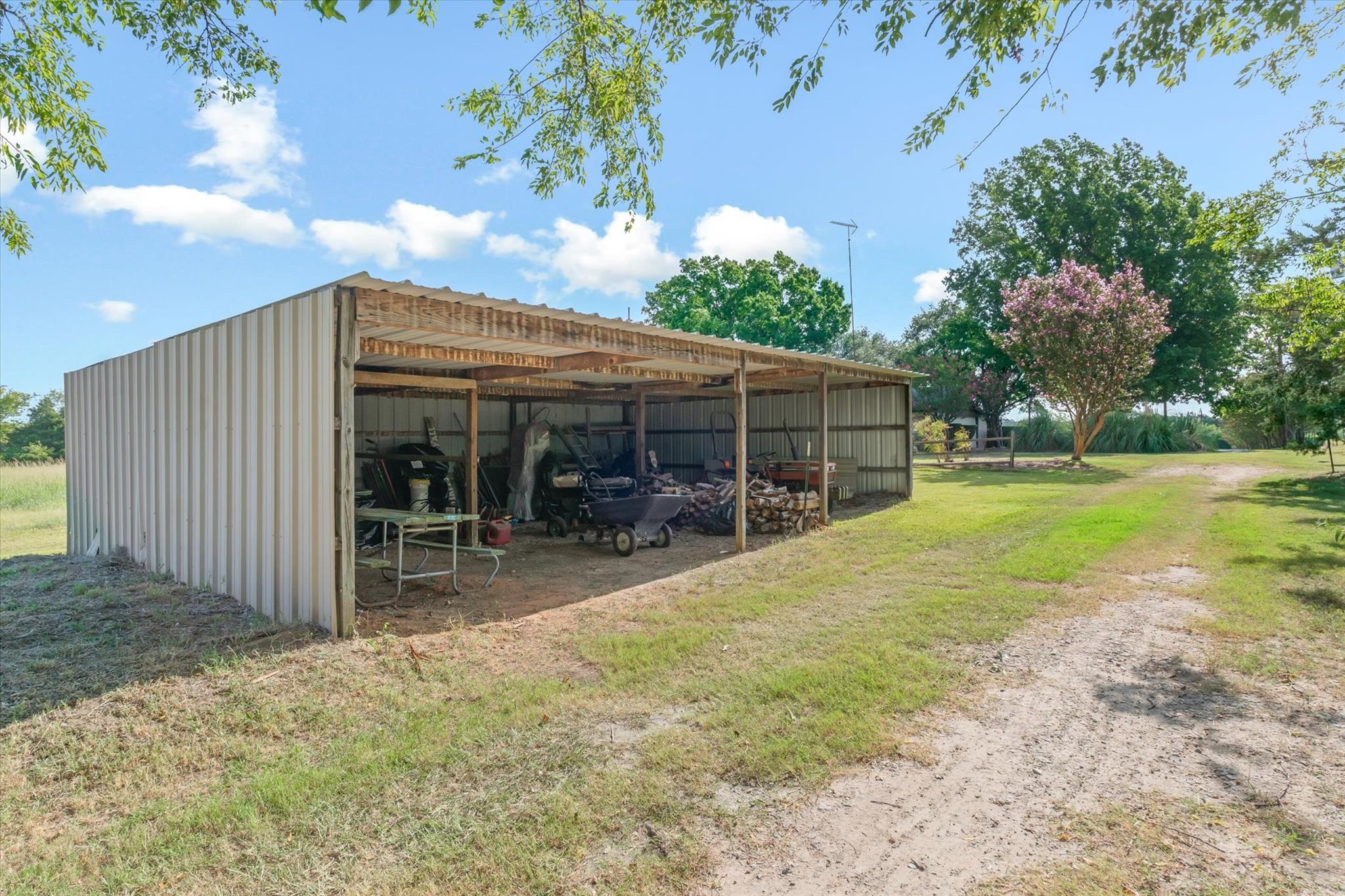 main property photo 38
