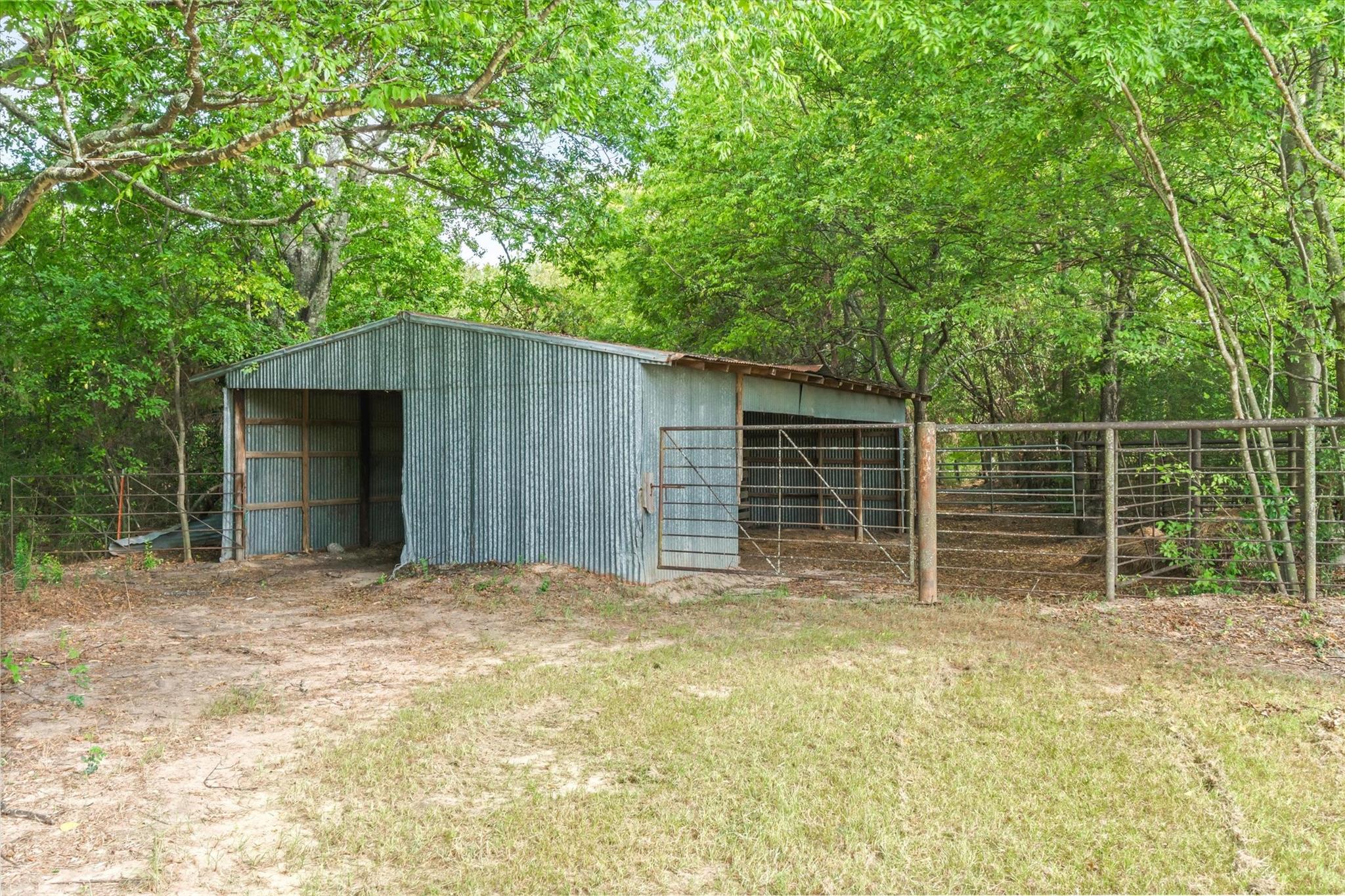 main property photo 39