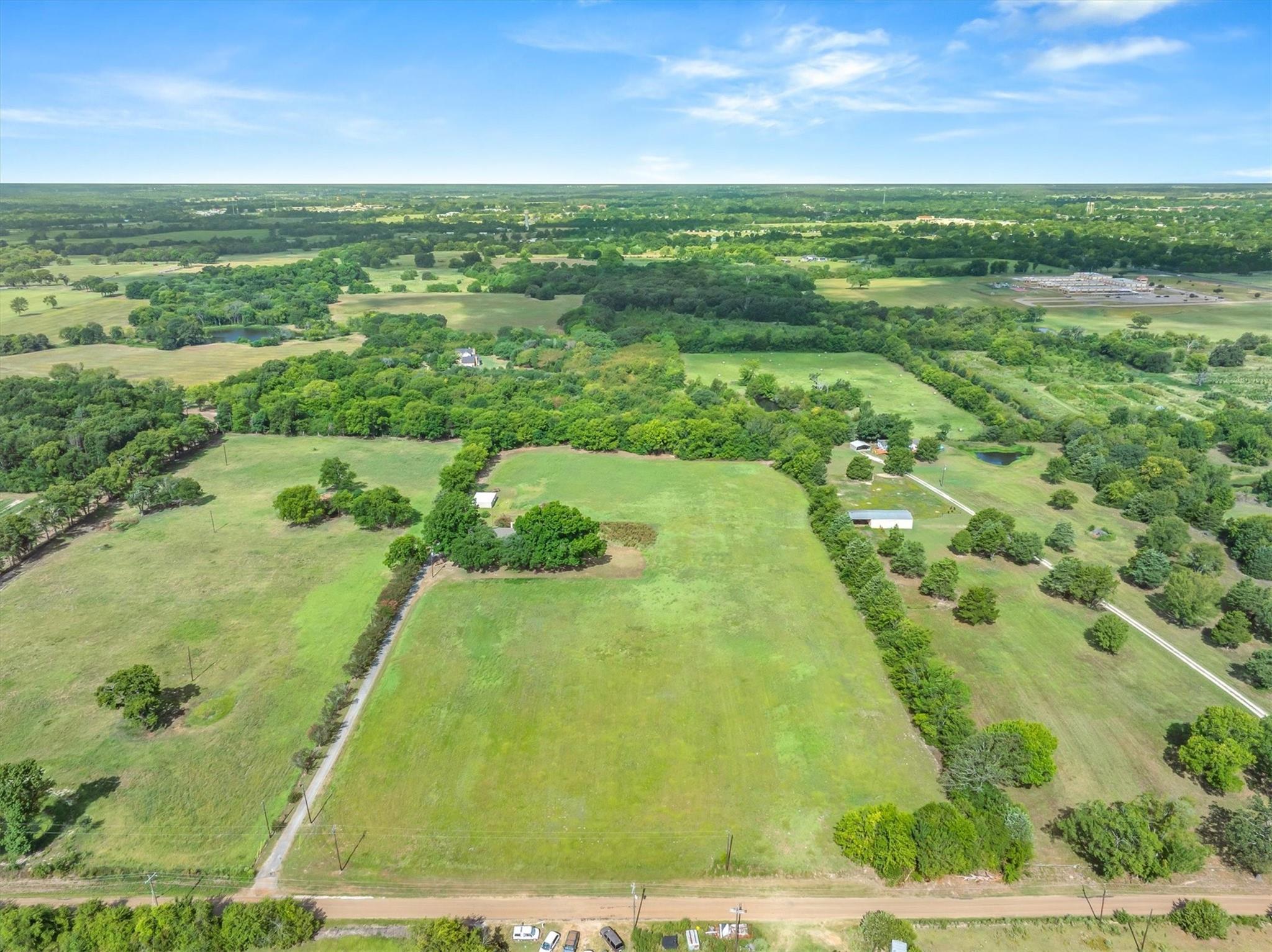 main property photo 4