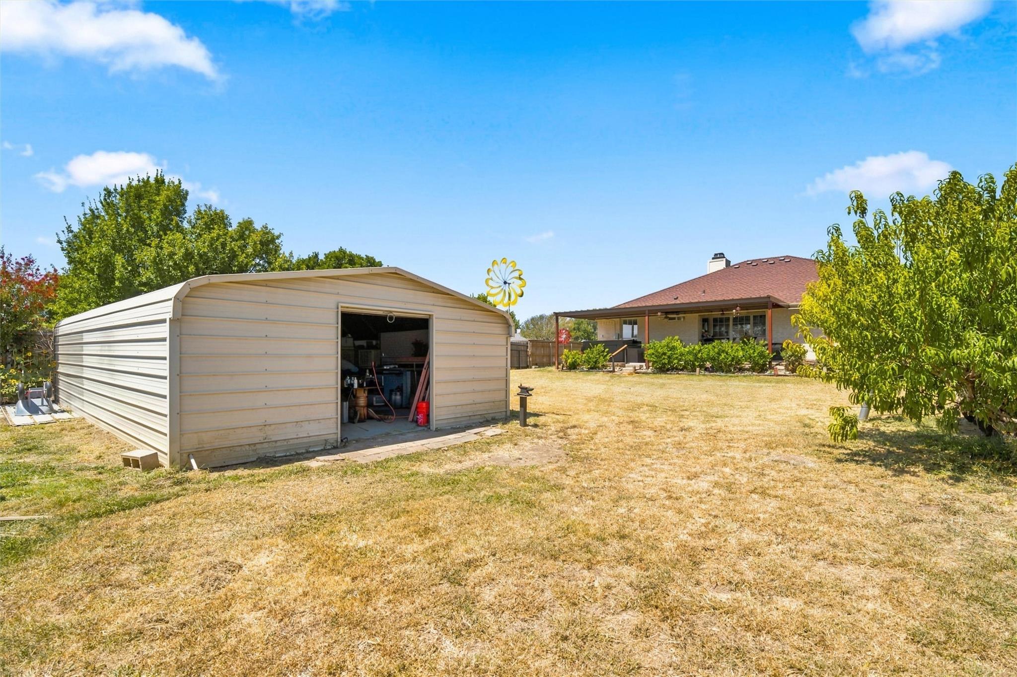 main property photo 30