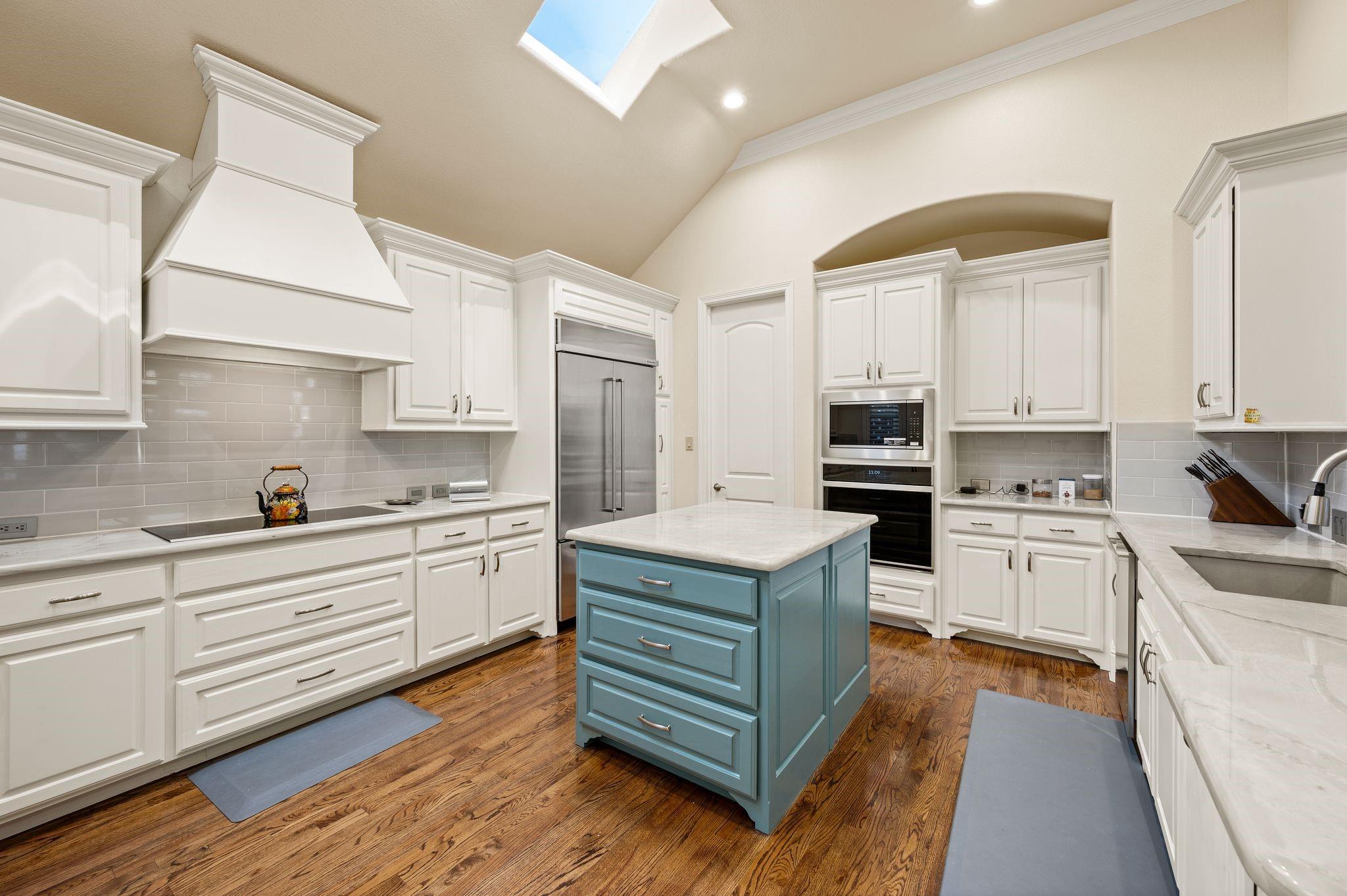 main property photo 14