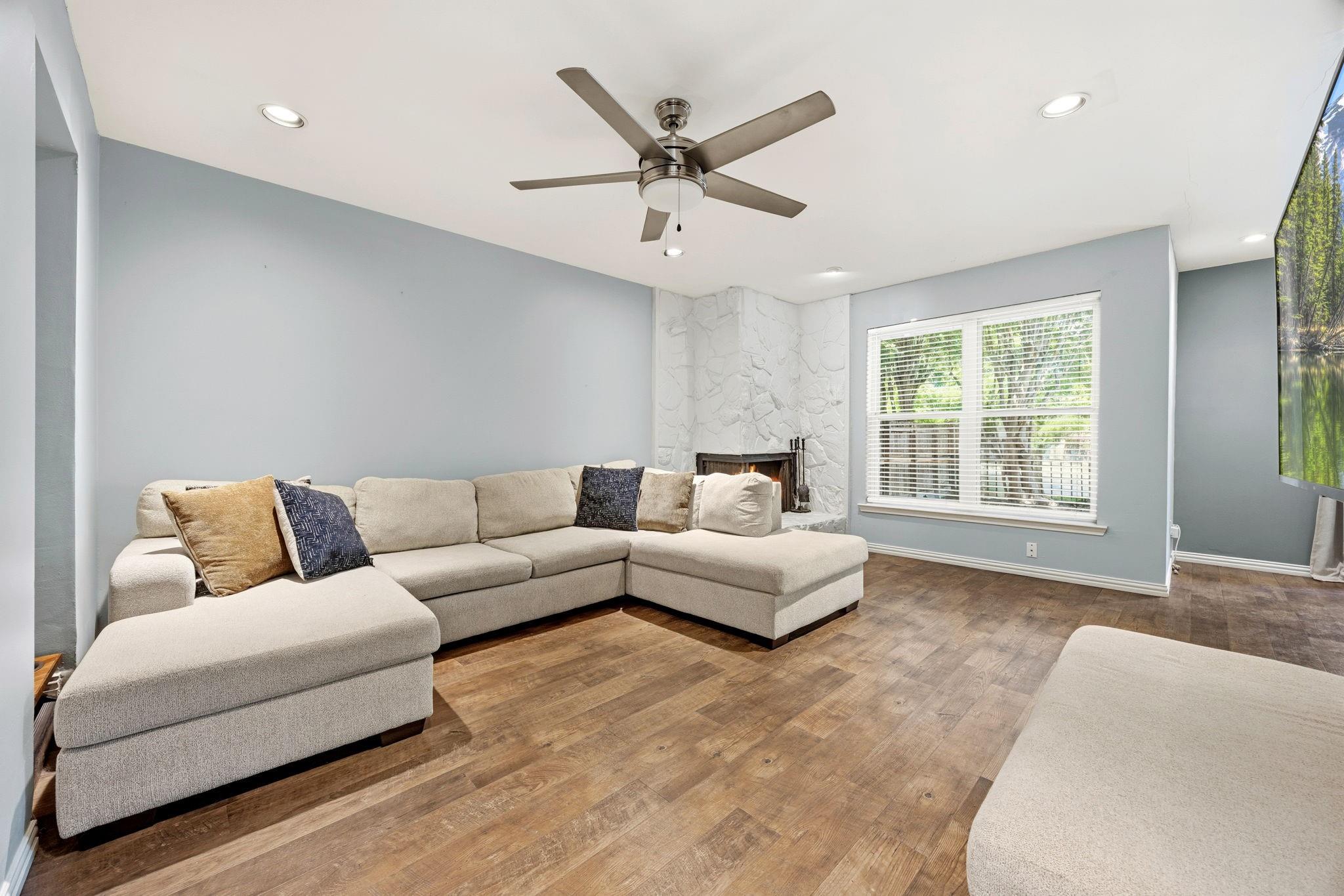 property viewer photo 2