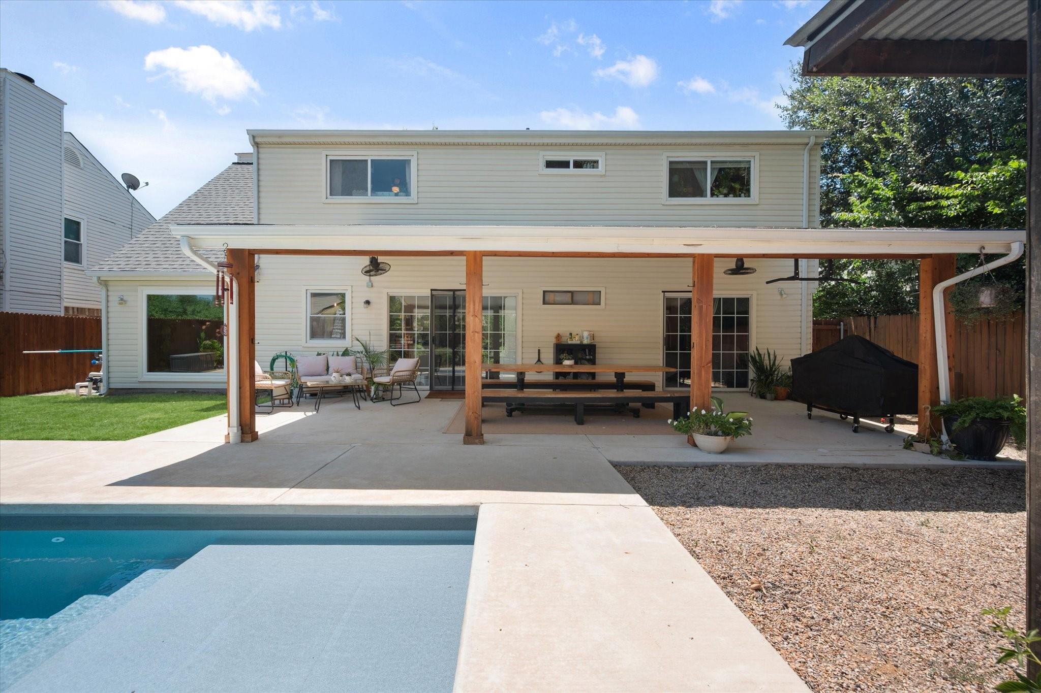 main property photo 28