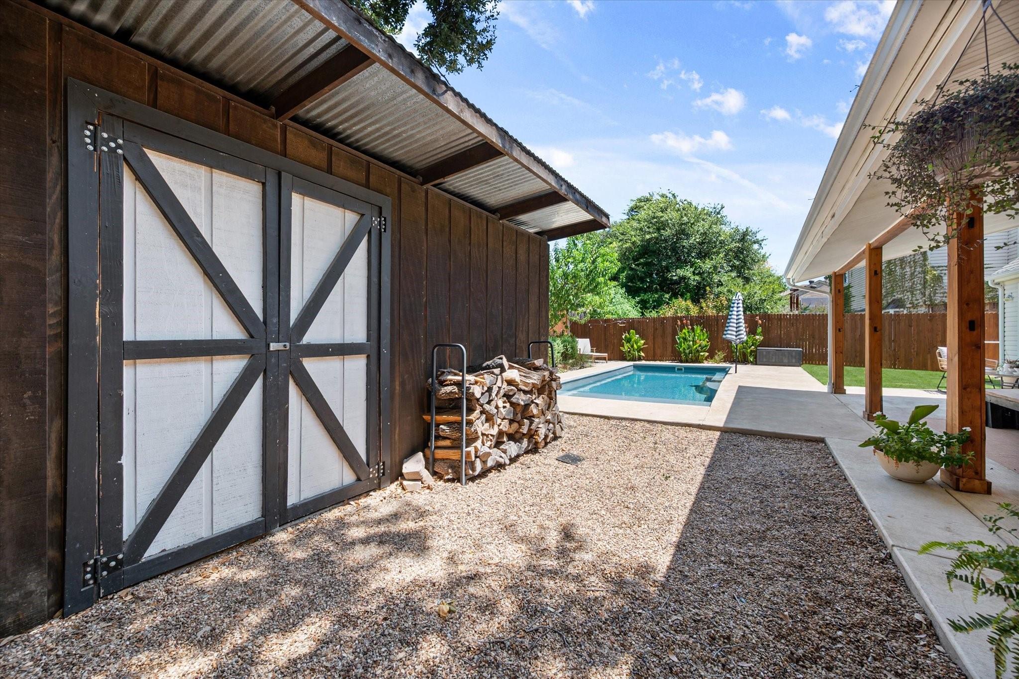 main property photo 33