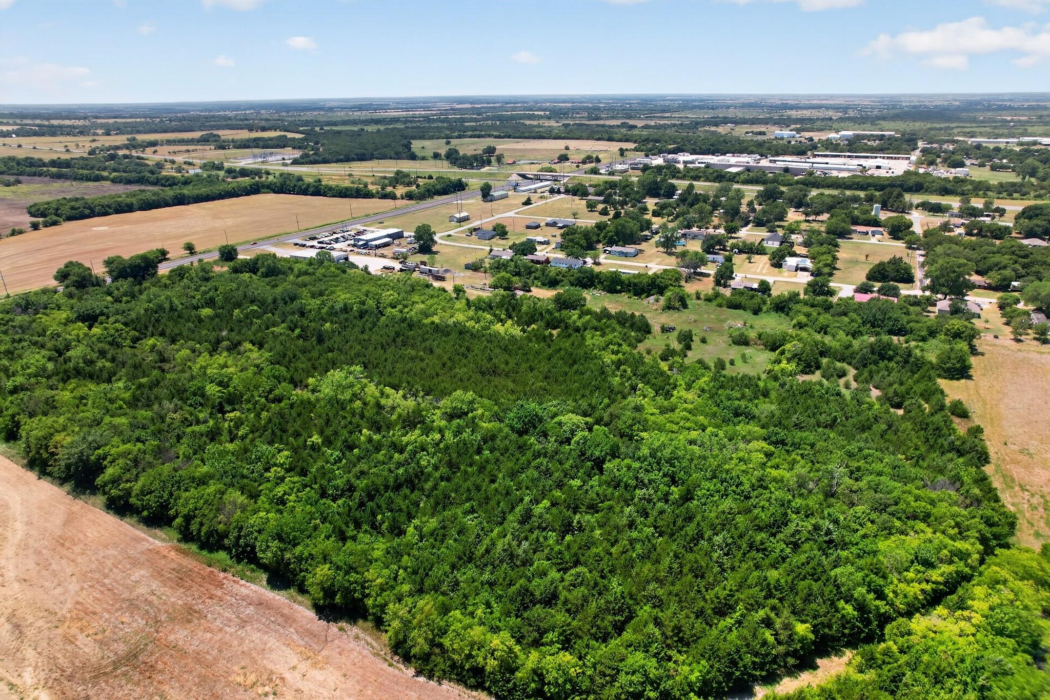 main property photo 11