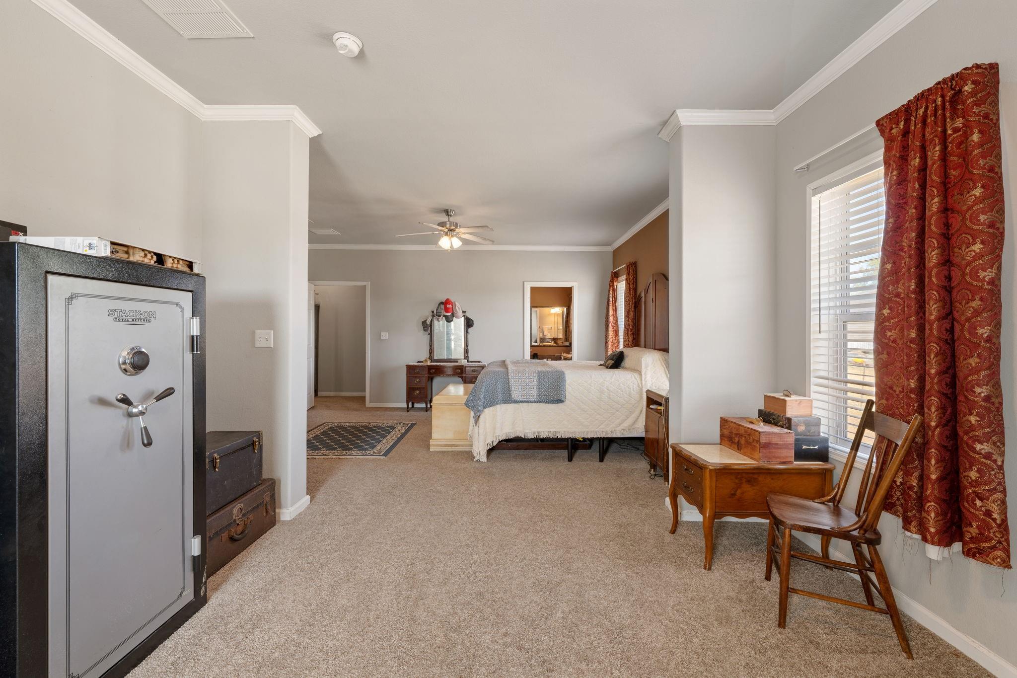 main property photo 19