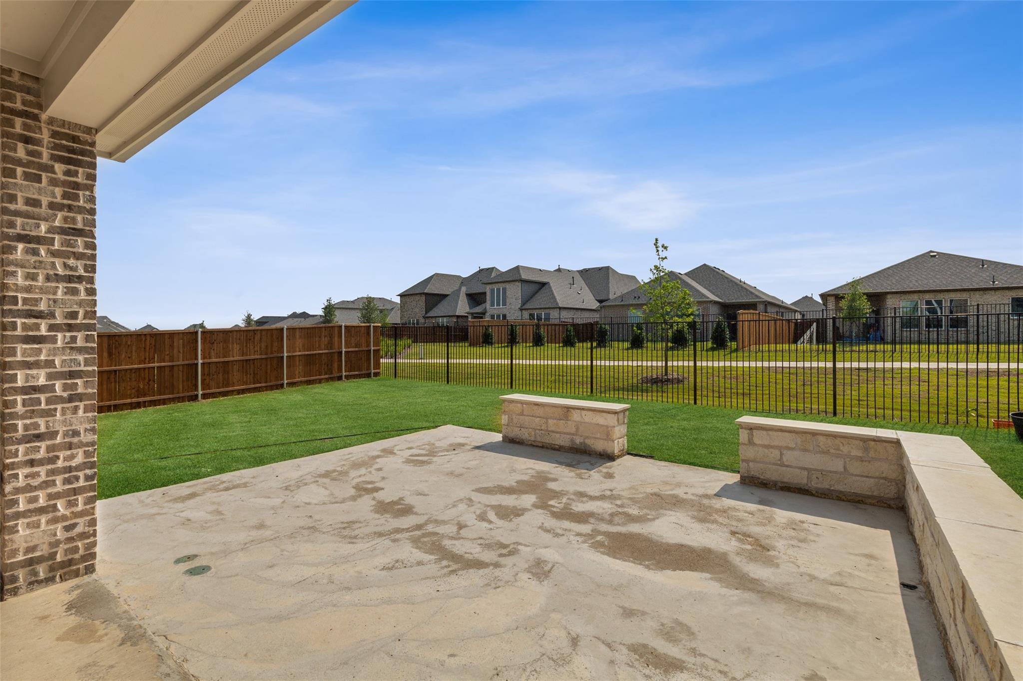main property photo 34
