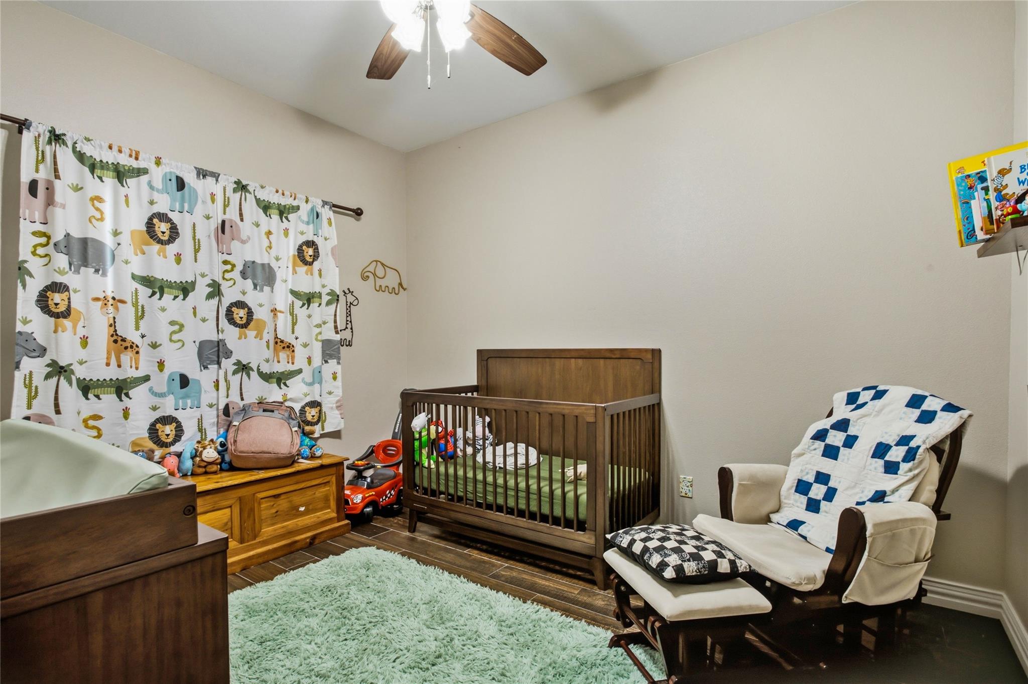 main property photo 5
