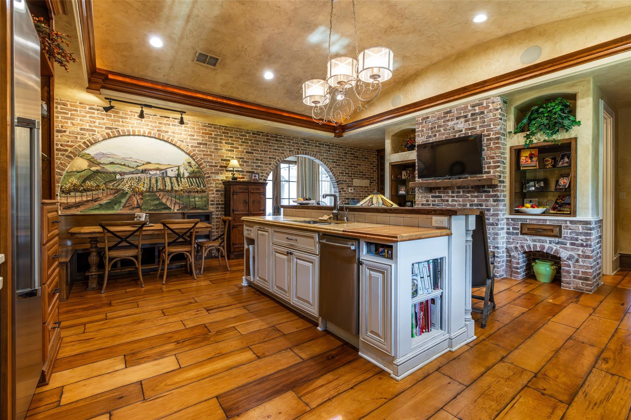 main property photo 13