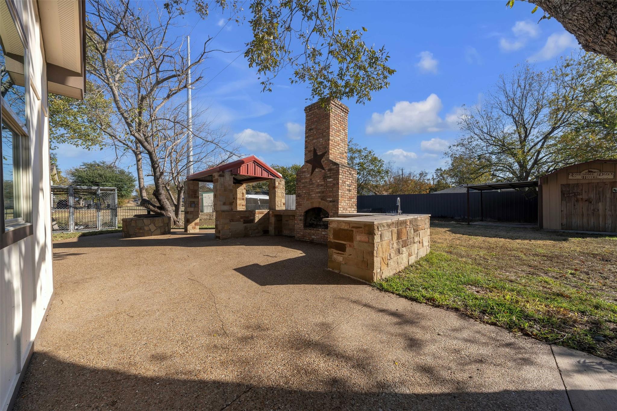 main property photo 27