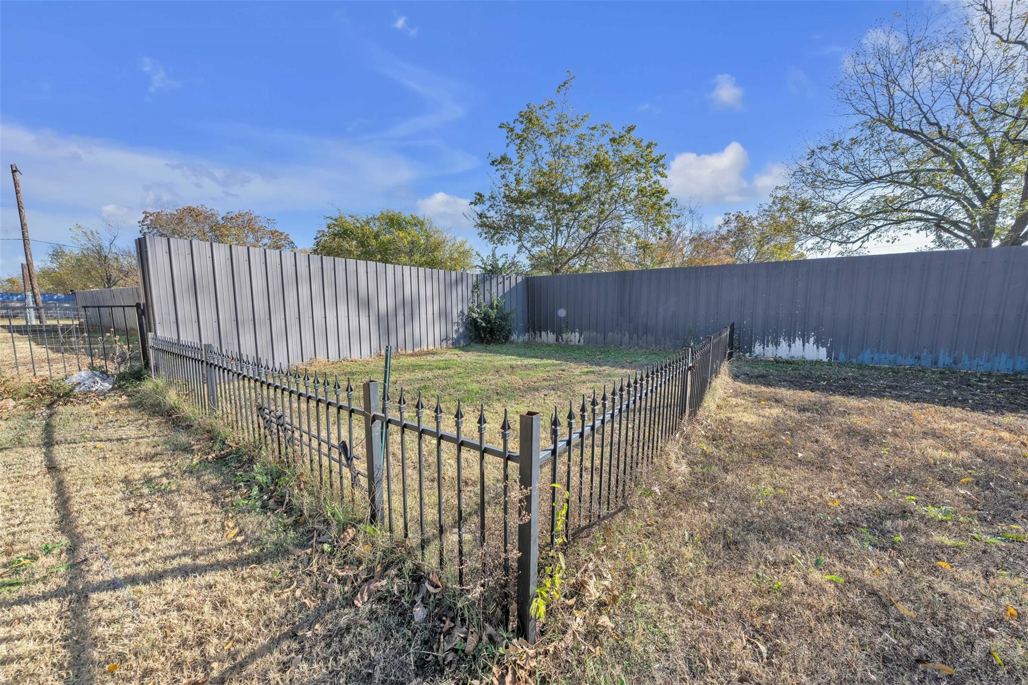 main property photo 29