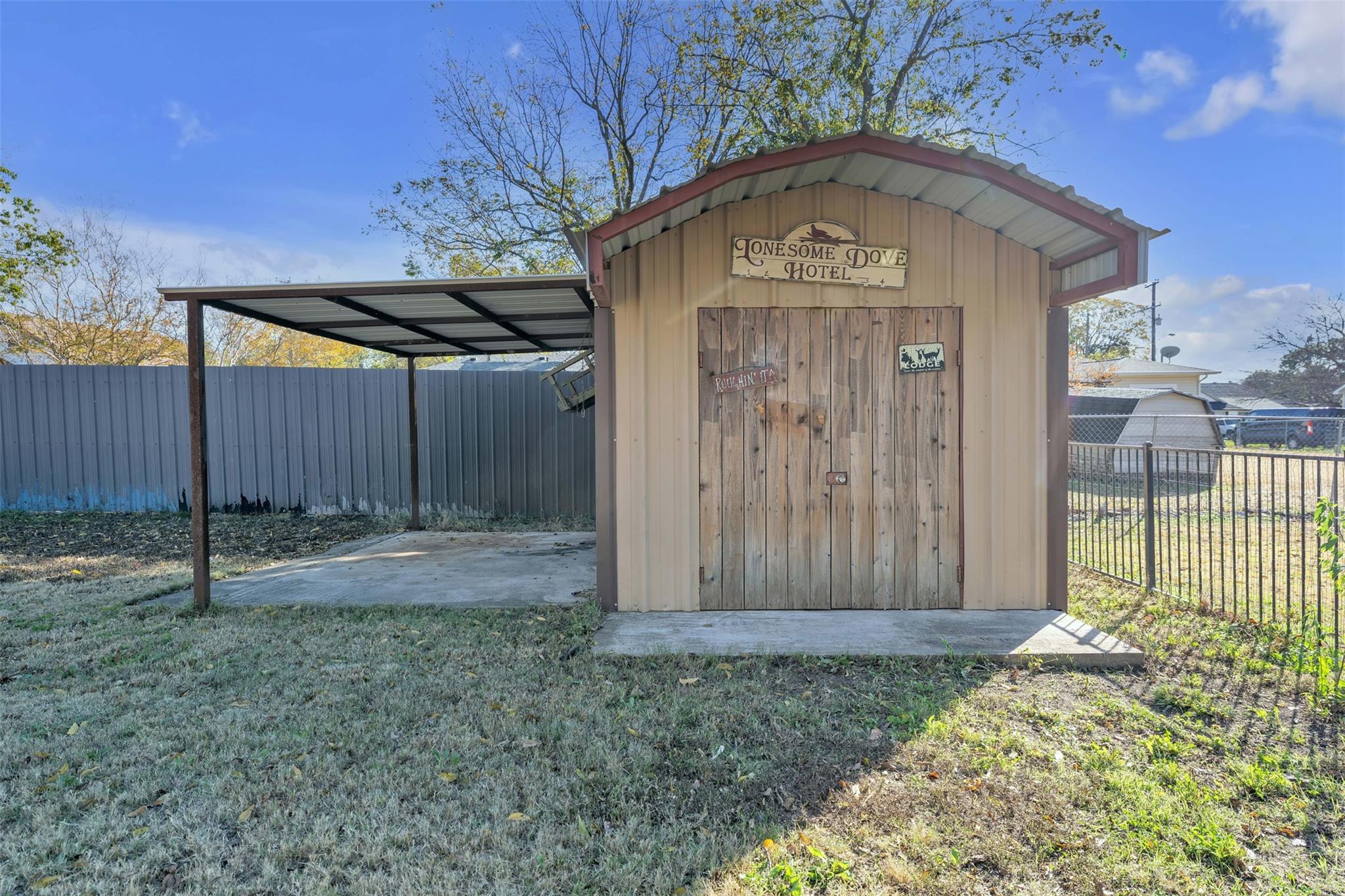 main property photo 31